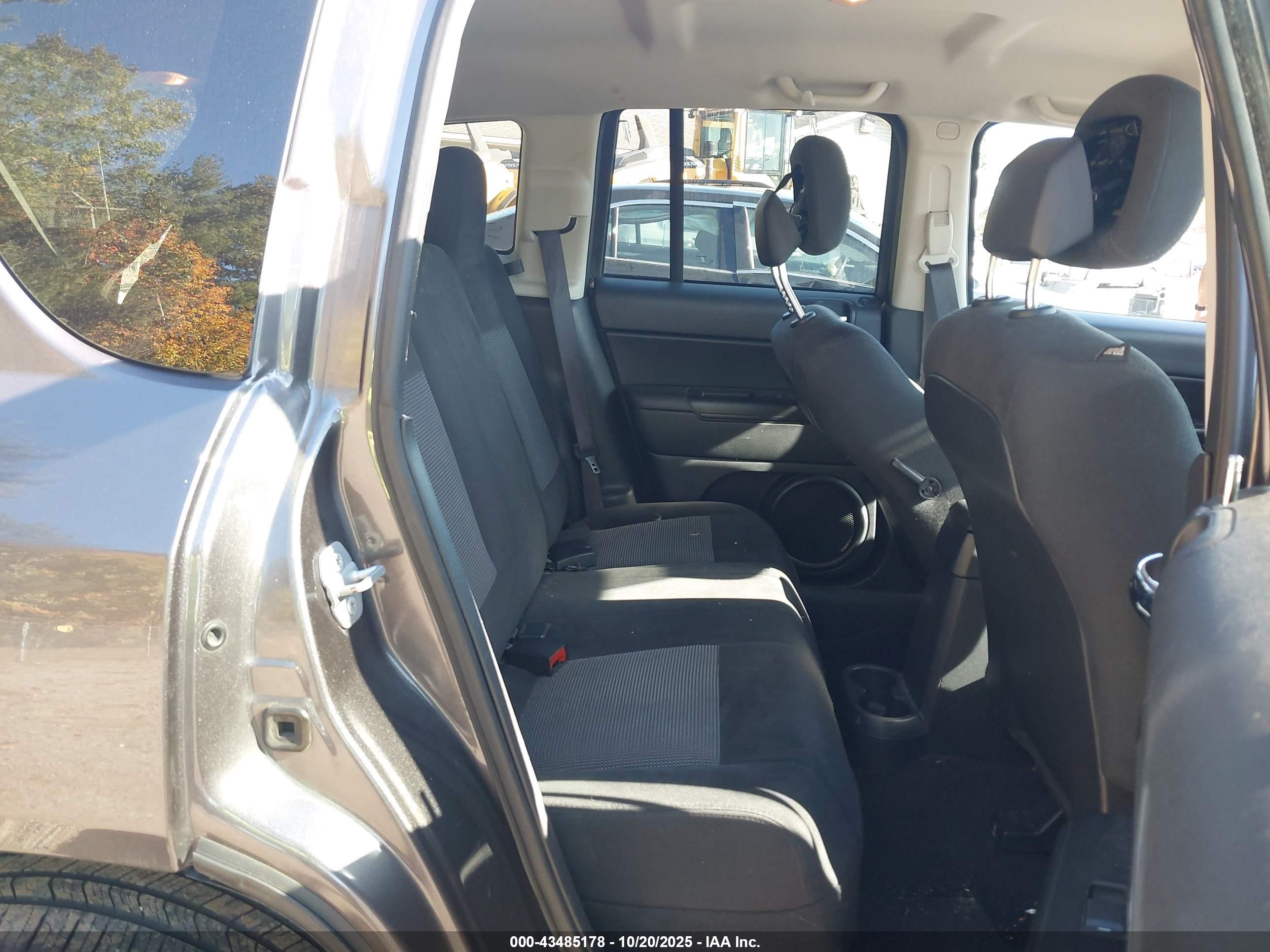 JEEP COMPASS image 8