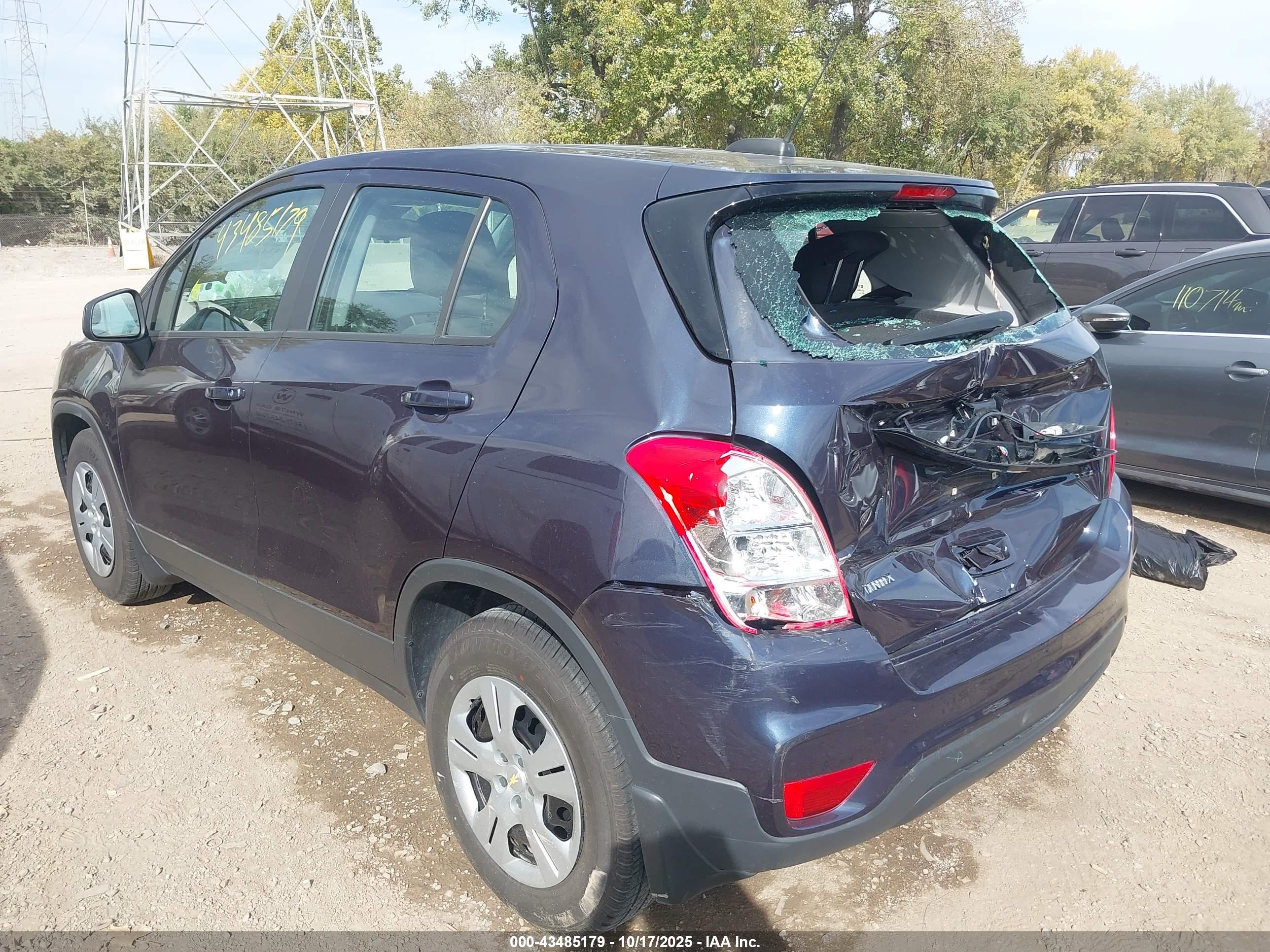CHEVROLET TRAX image 3