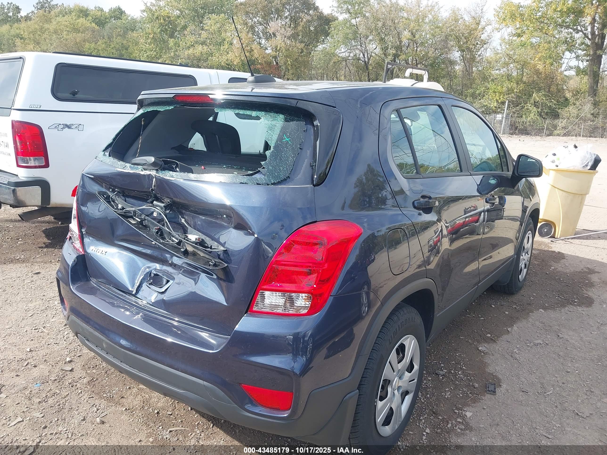 CHEVROLET TRAX image 4