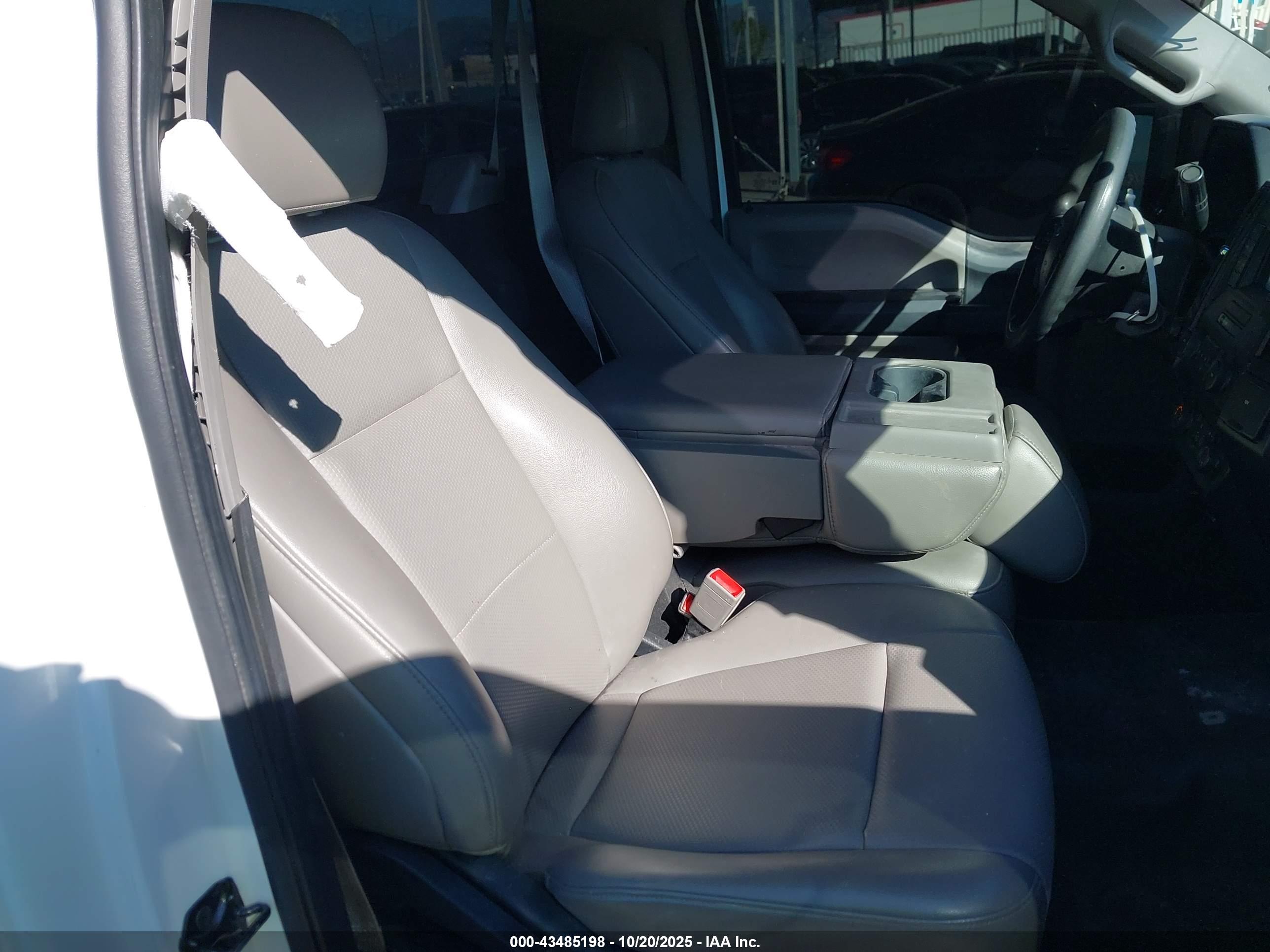 FORD F-150 image 8