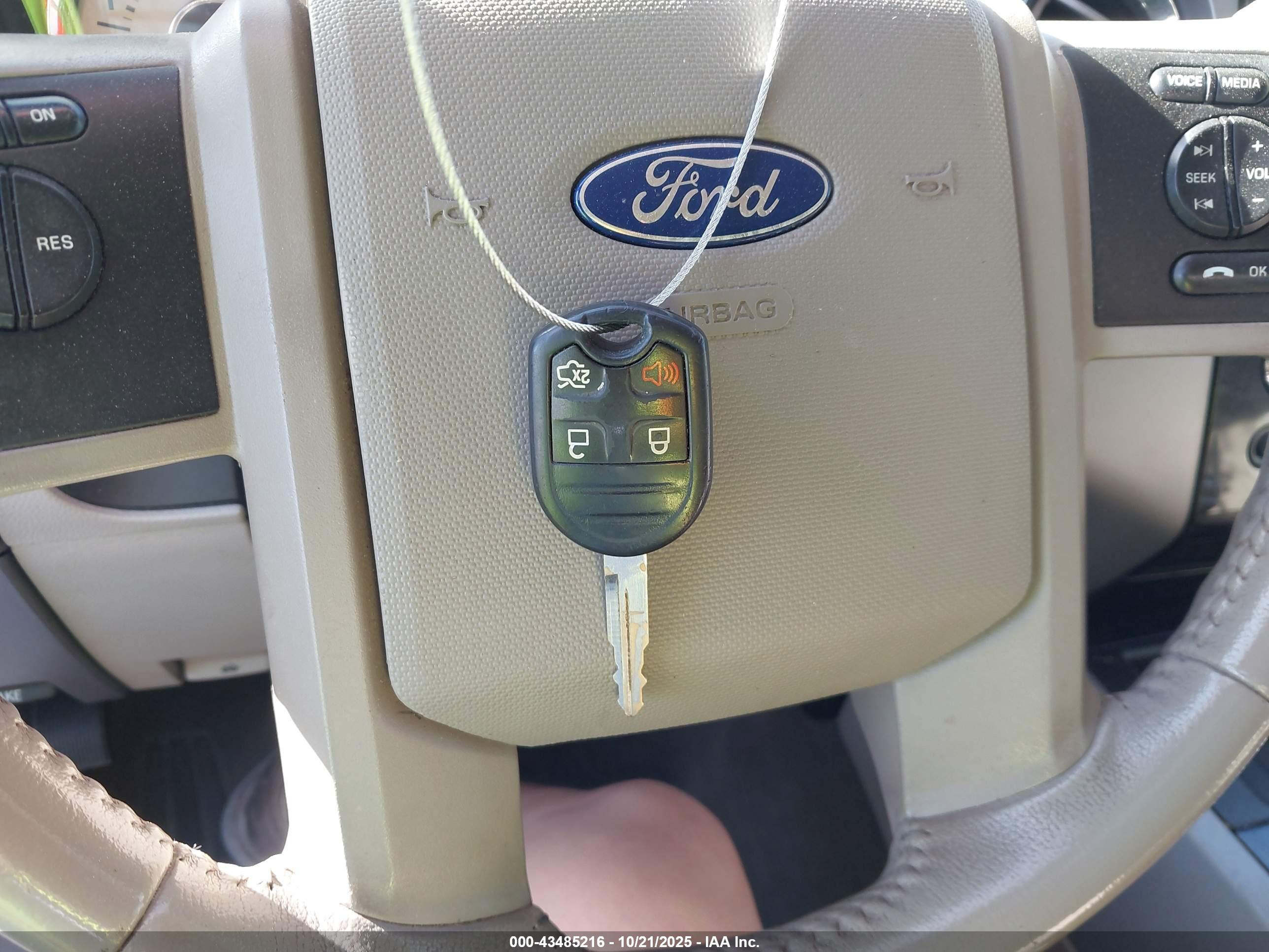FORD EXPEDITION image 11