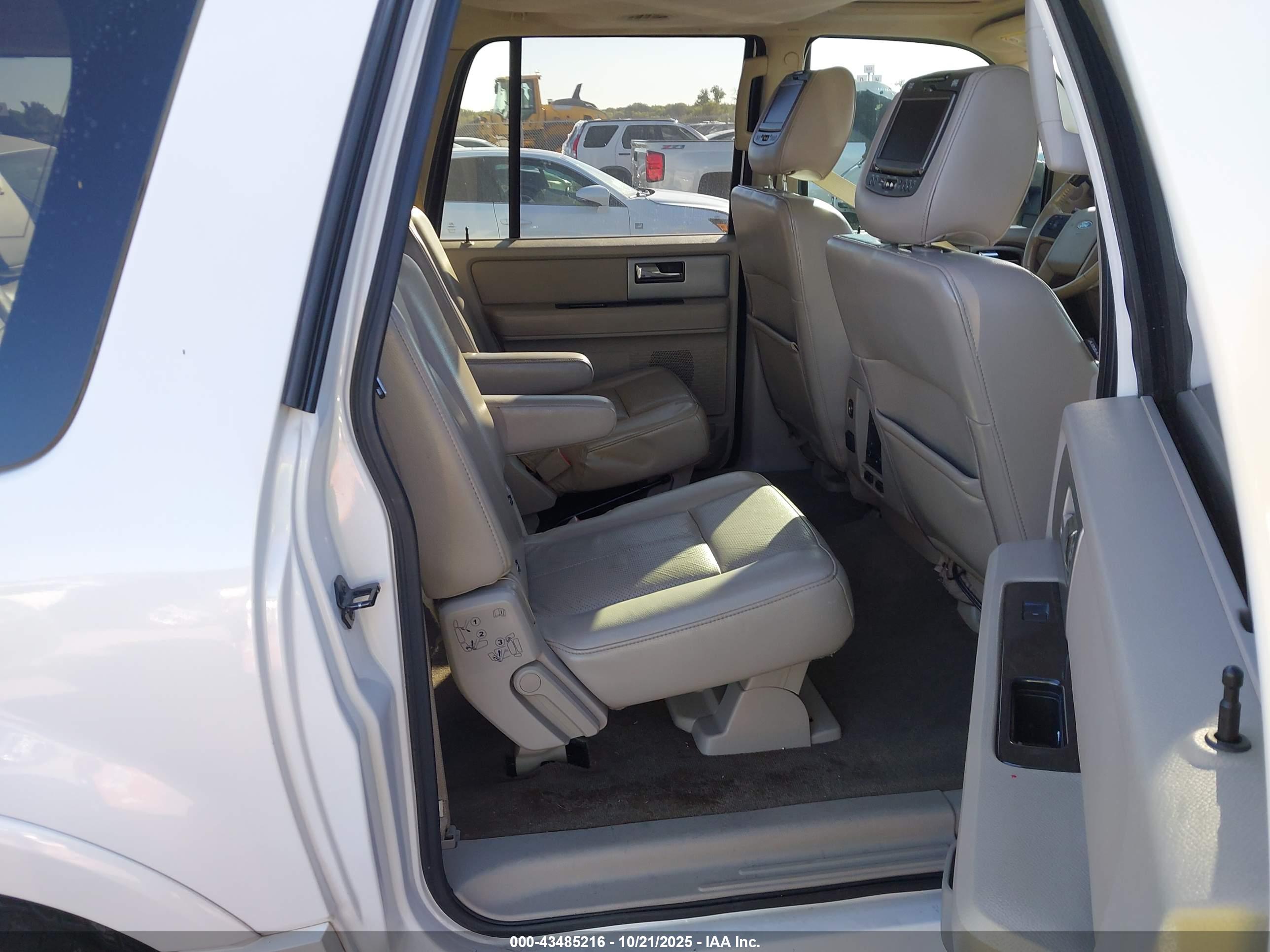 FORD EXPEDITION image 8