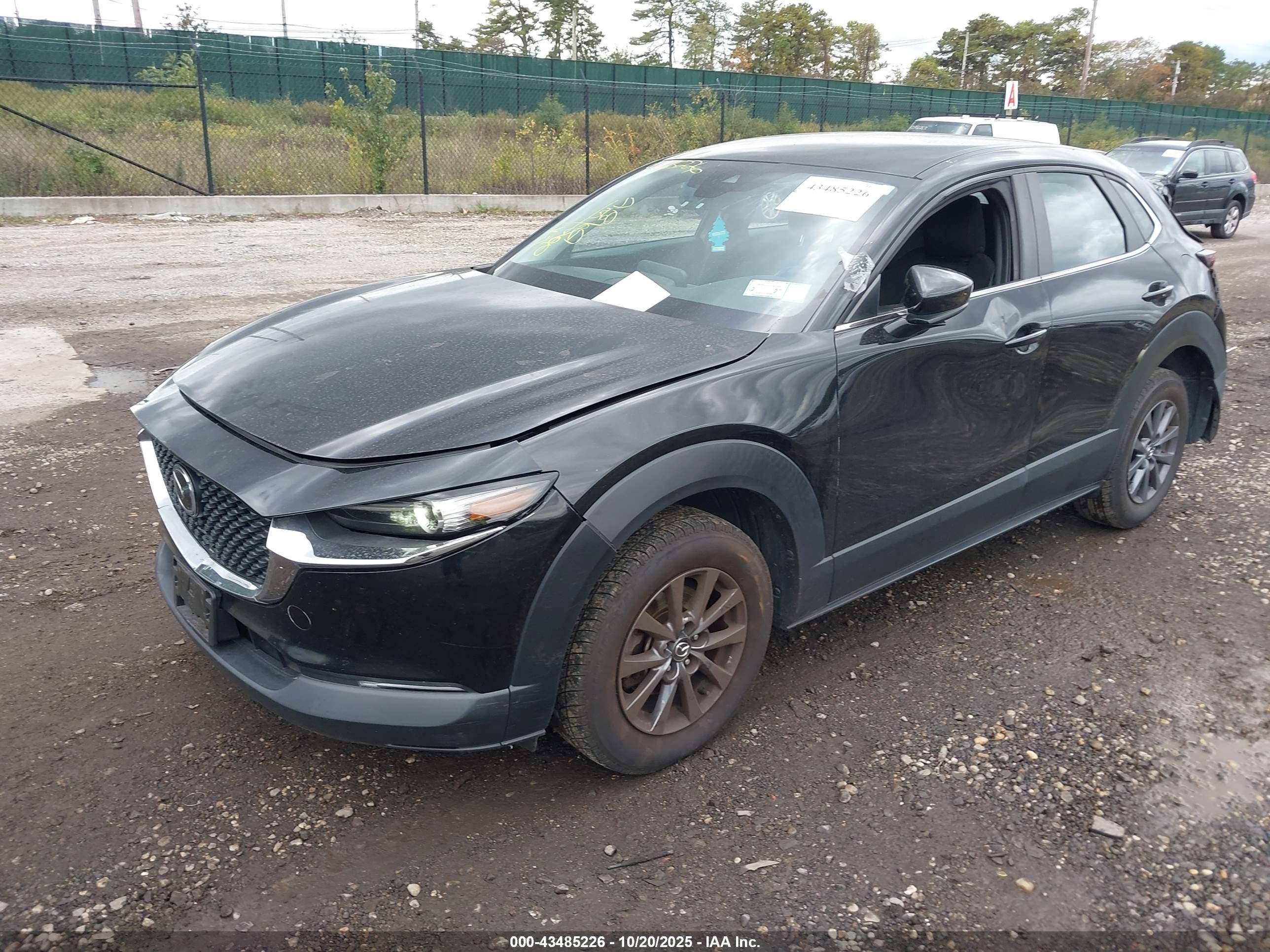 MAZDA CX-30 image 2