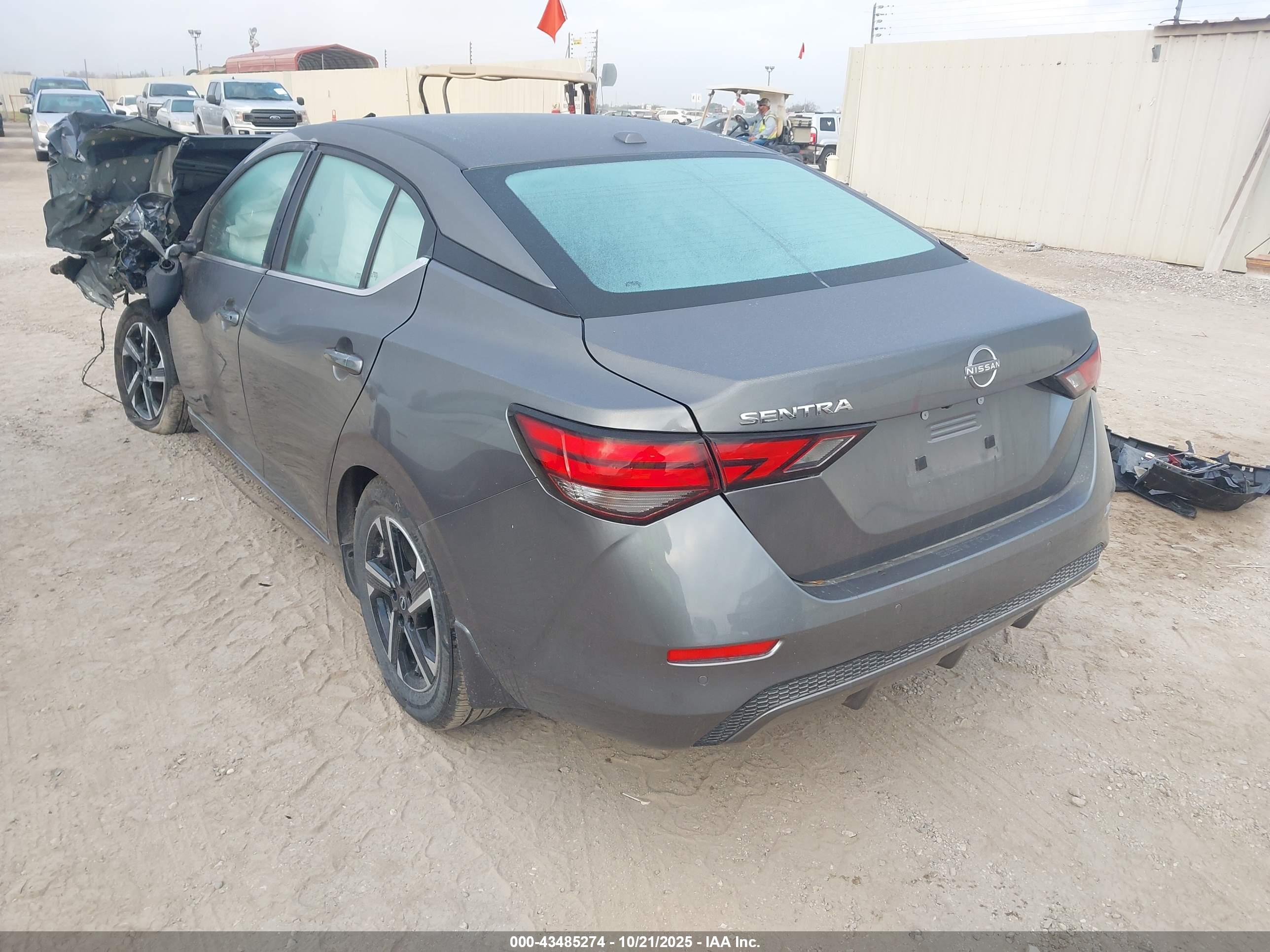 NISSAN SENTRA image 3