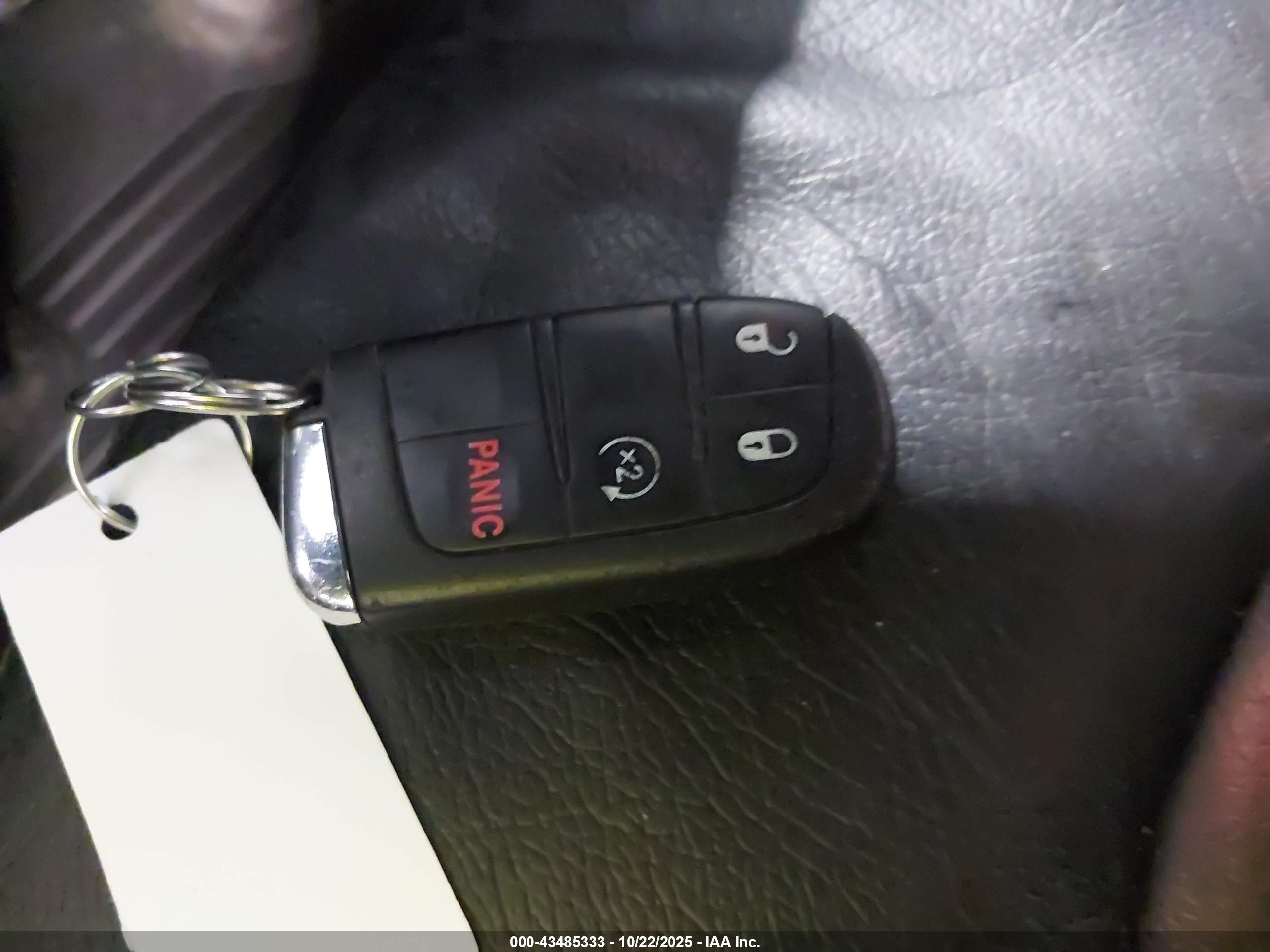 JEEP RENEGADE image 11