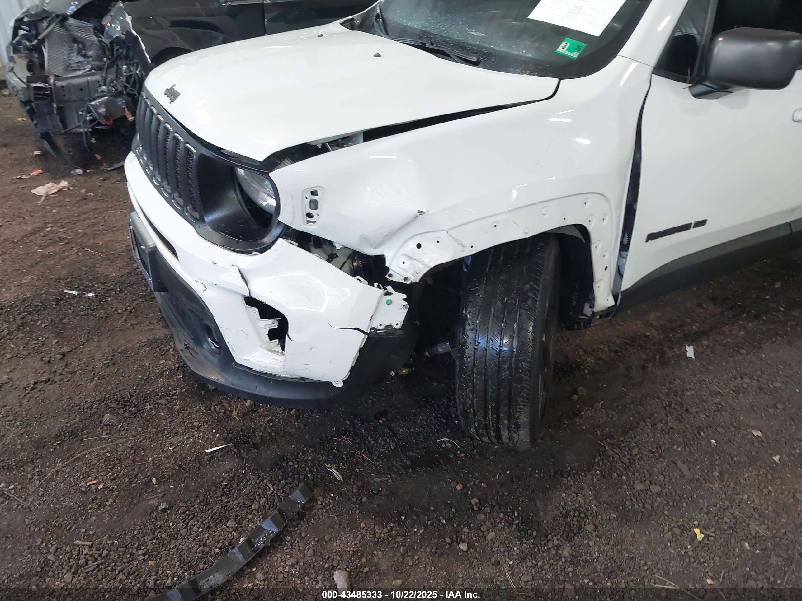 JEEP RENEGADE image 6