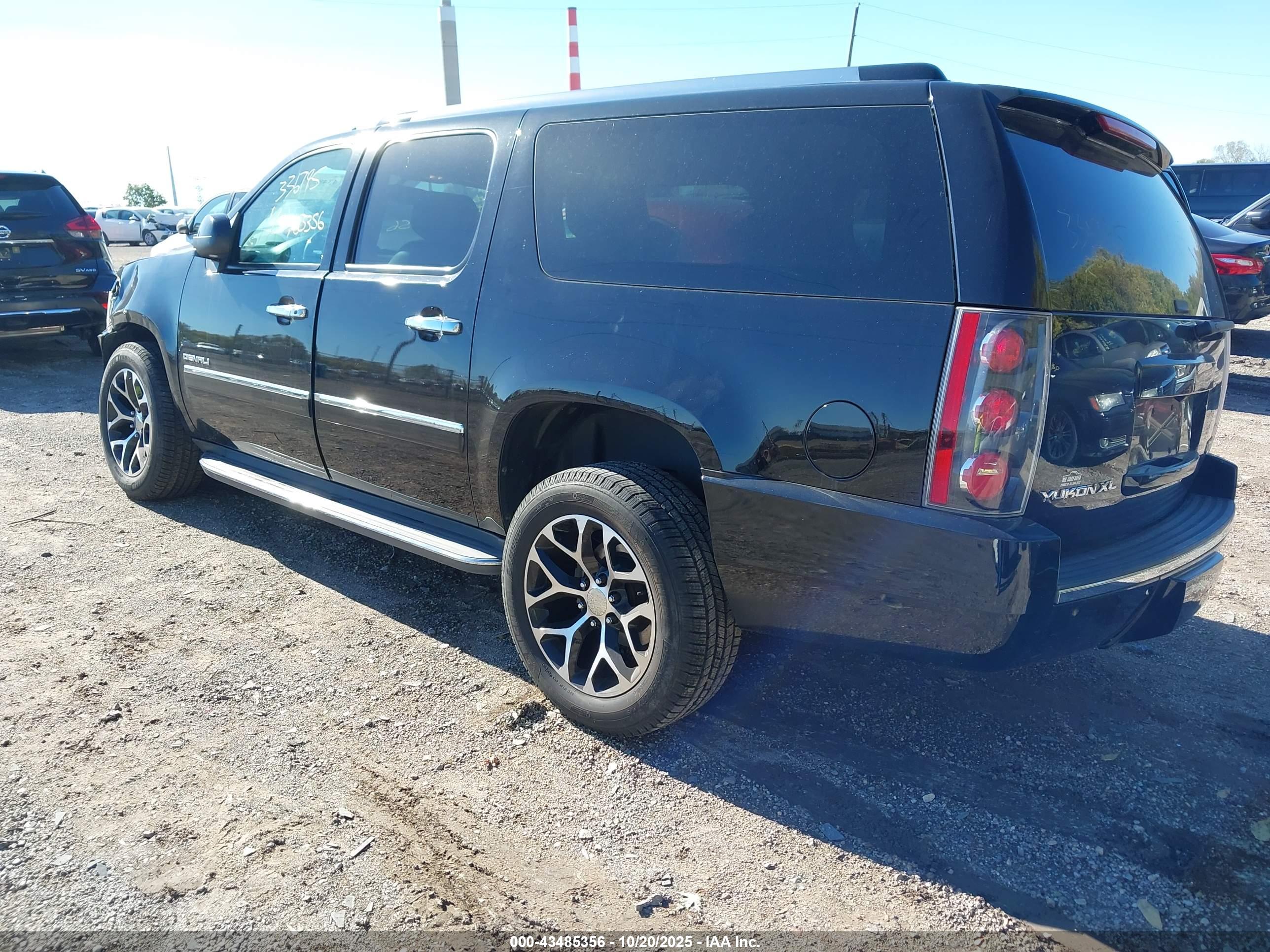 GMC YUKON image 3