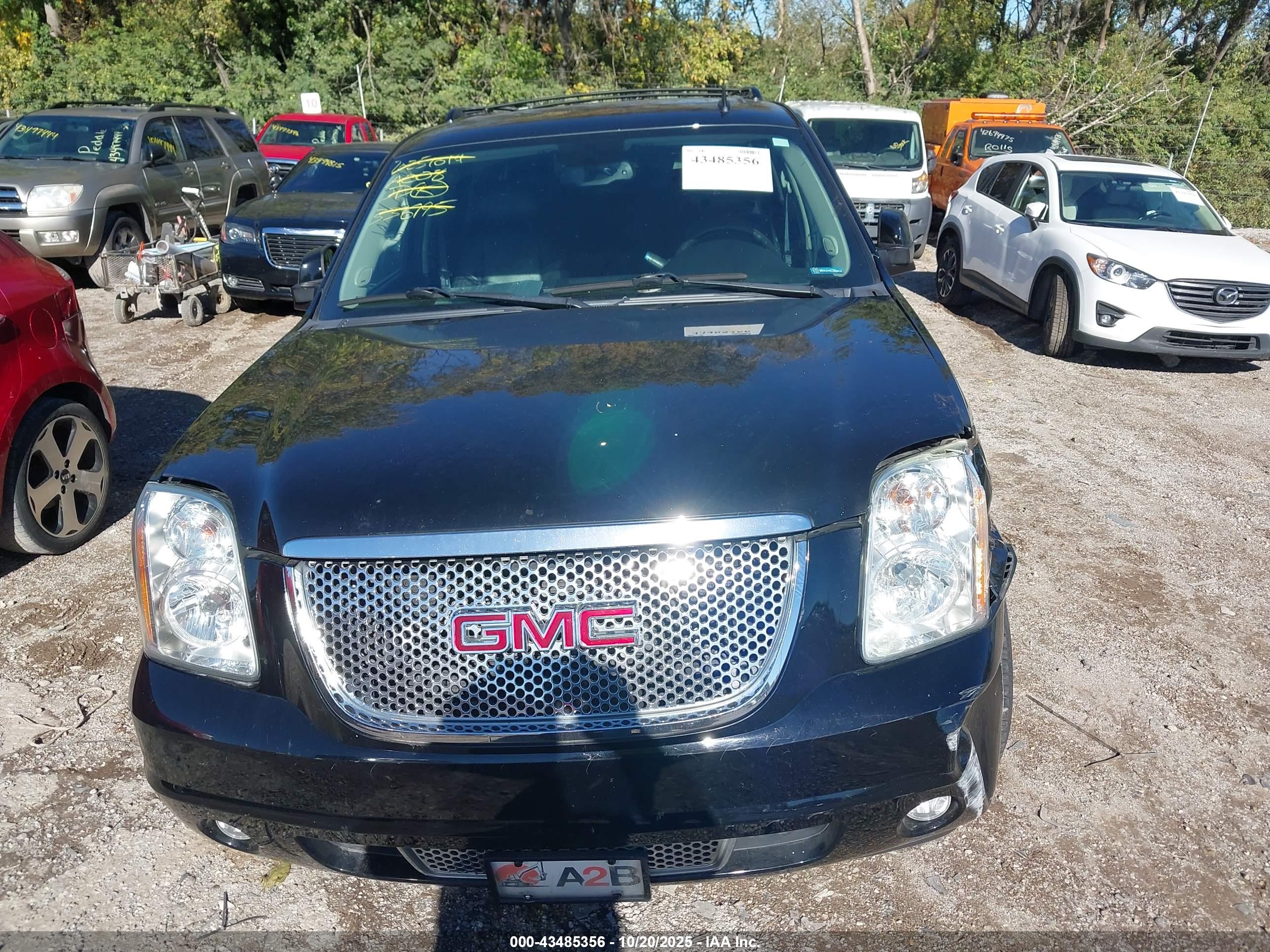 GMC YUKON image 6