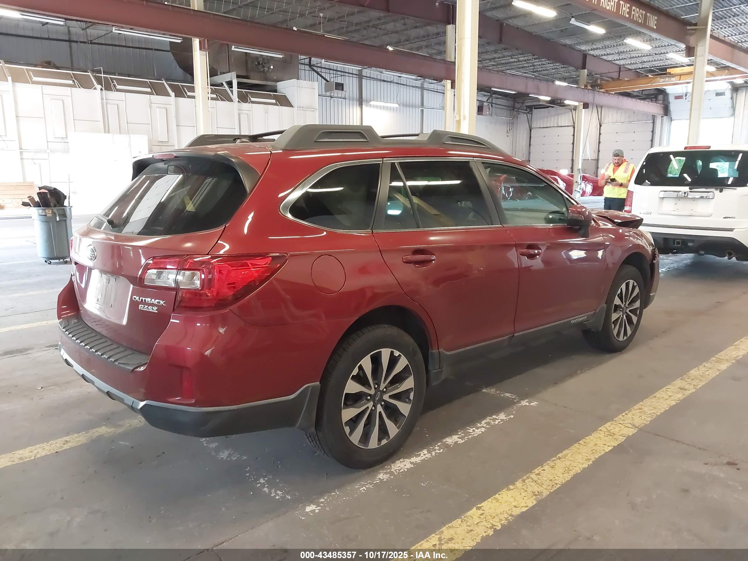 SUBARU OUTBACK image 4