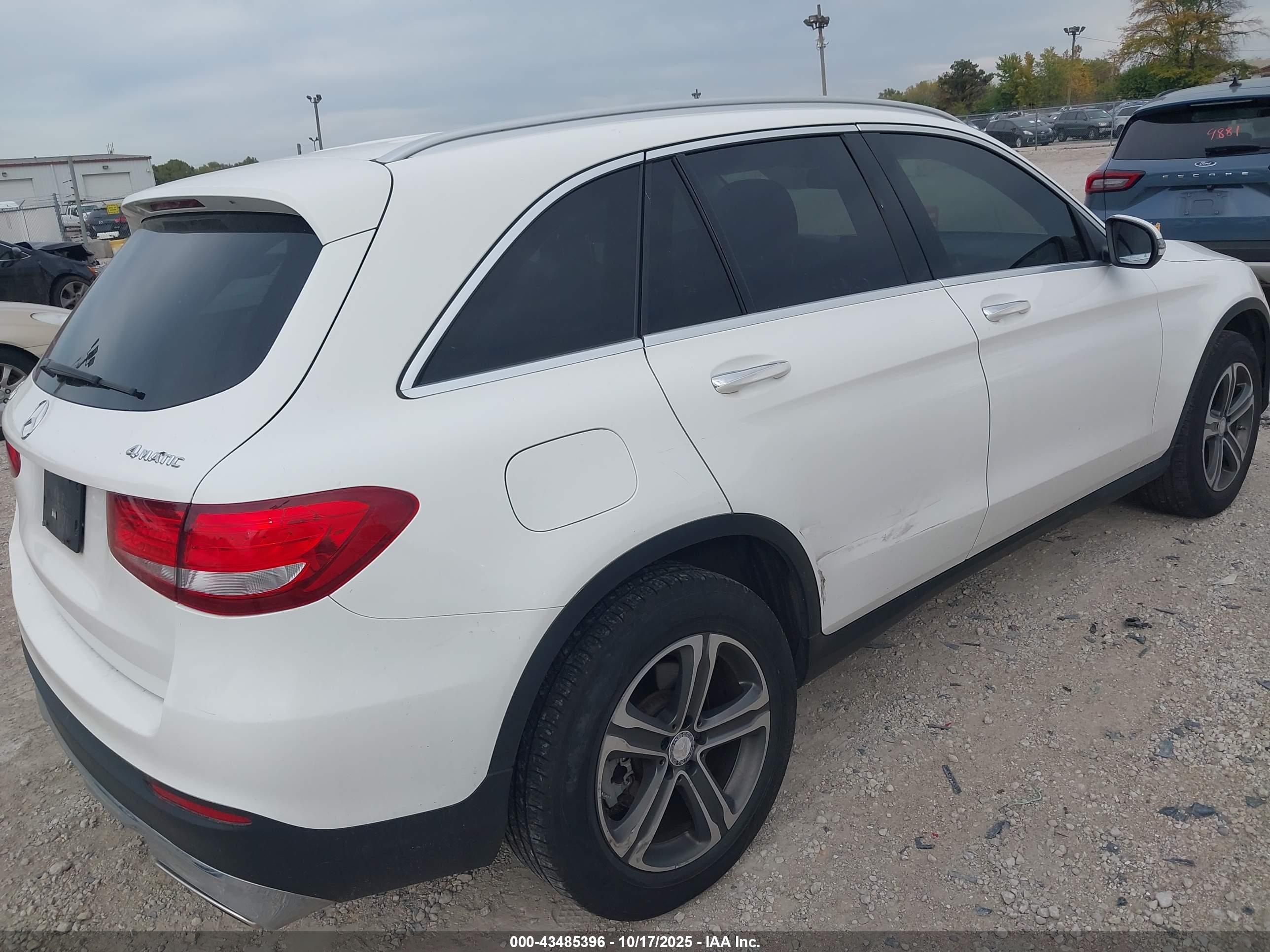 MERCEDES-BENZ GLC image 4