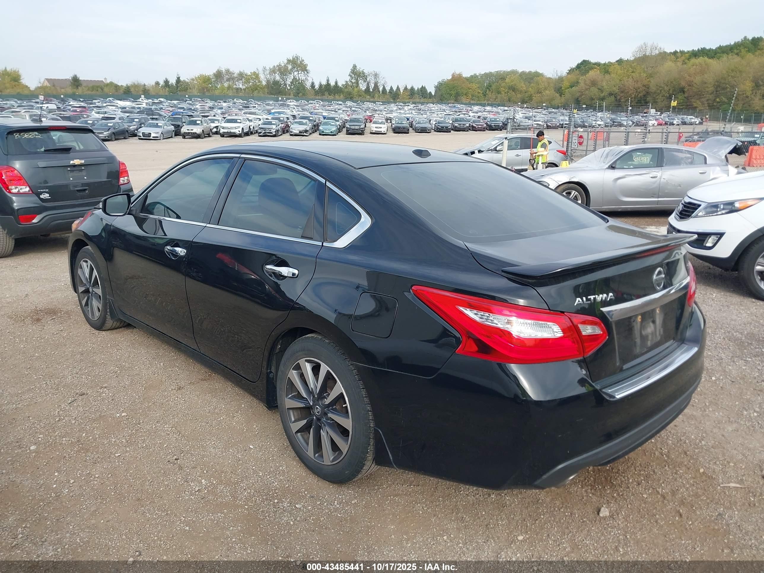 NISSAN ALTIMA image 3