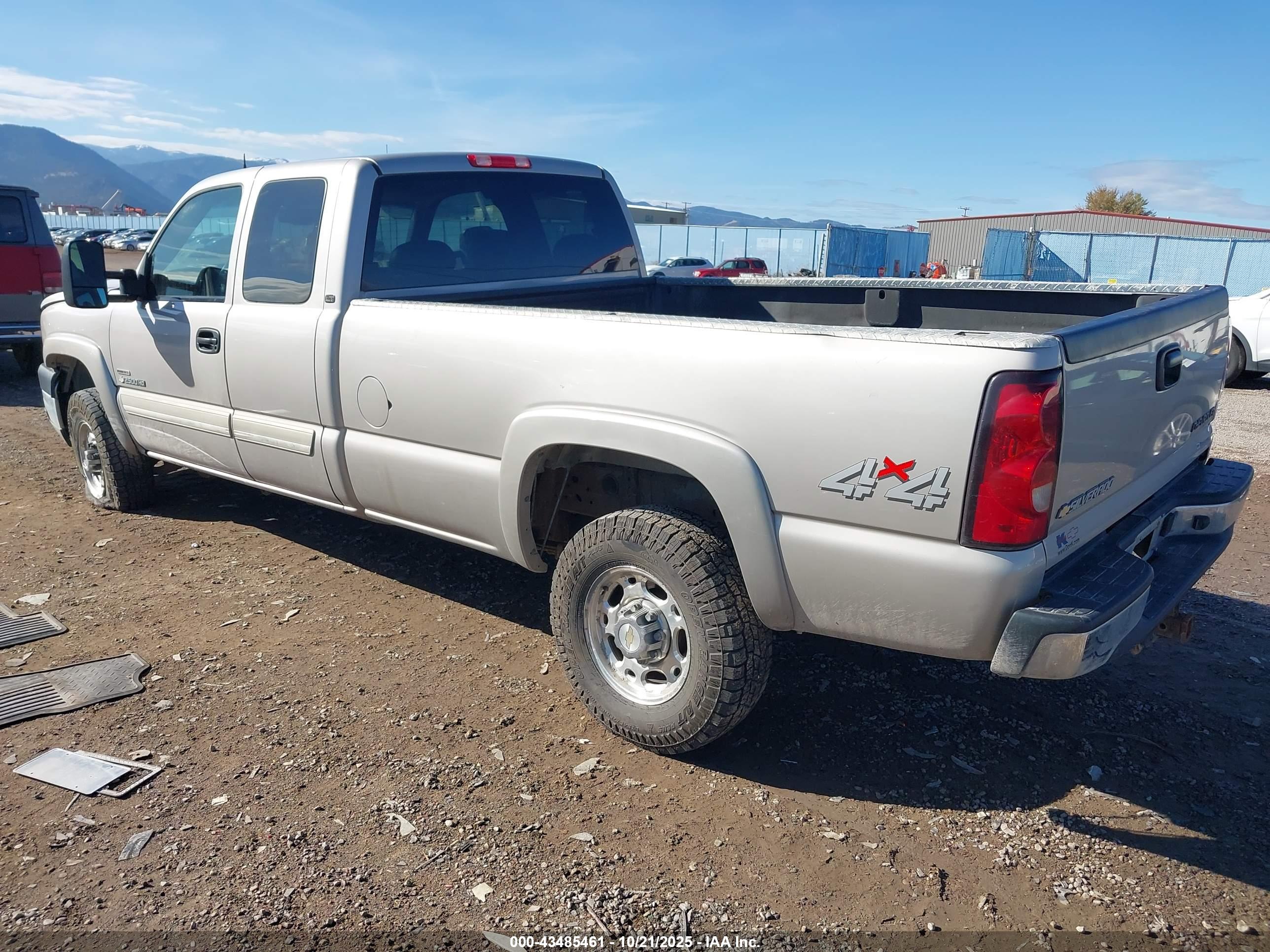 CHEVROLET SILVERADO image 3