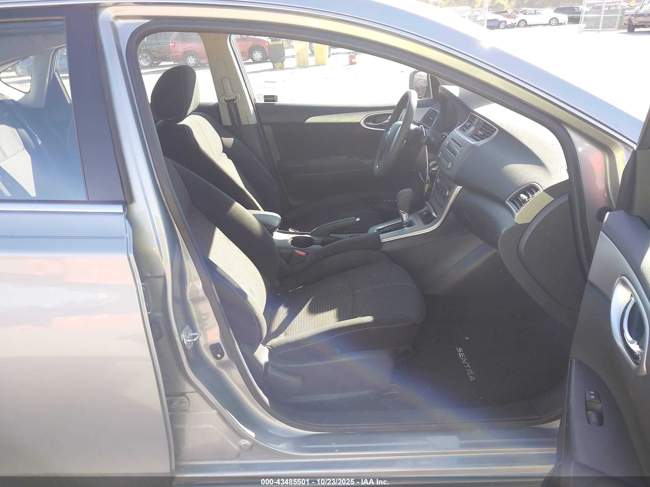 NISSAN SENTRA image 5