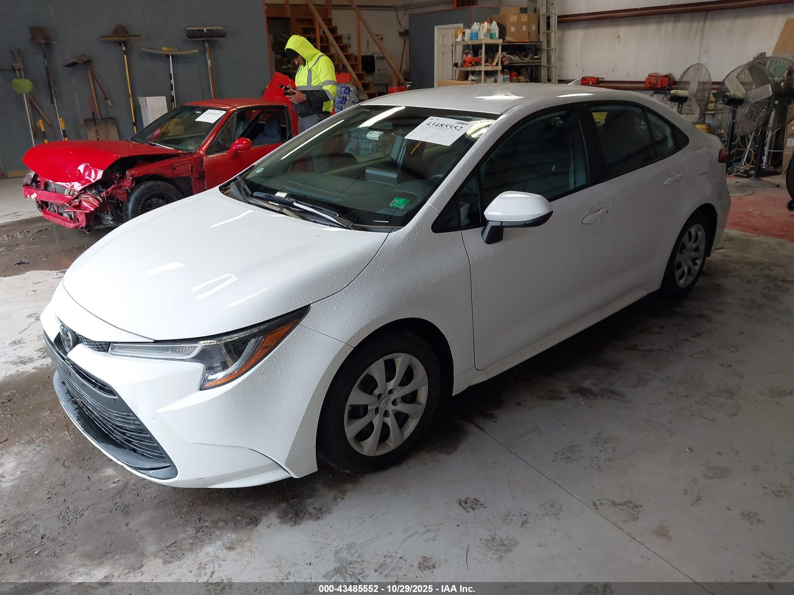 TOYOTA COROLLA image 2