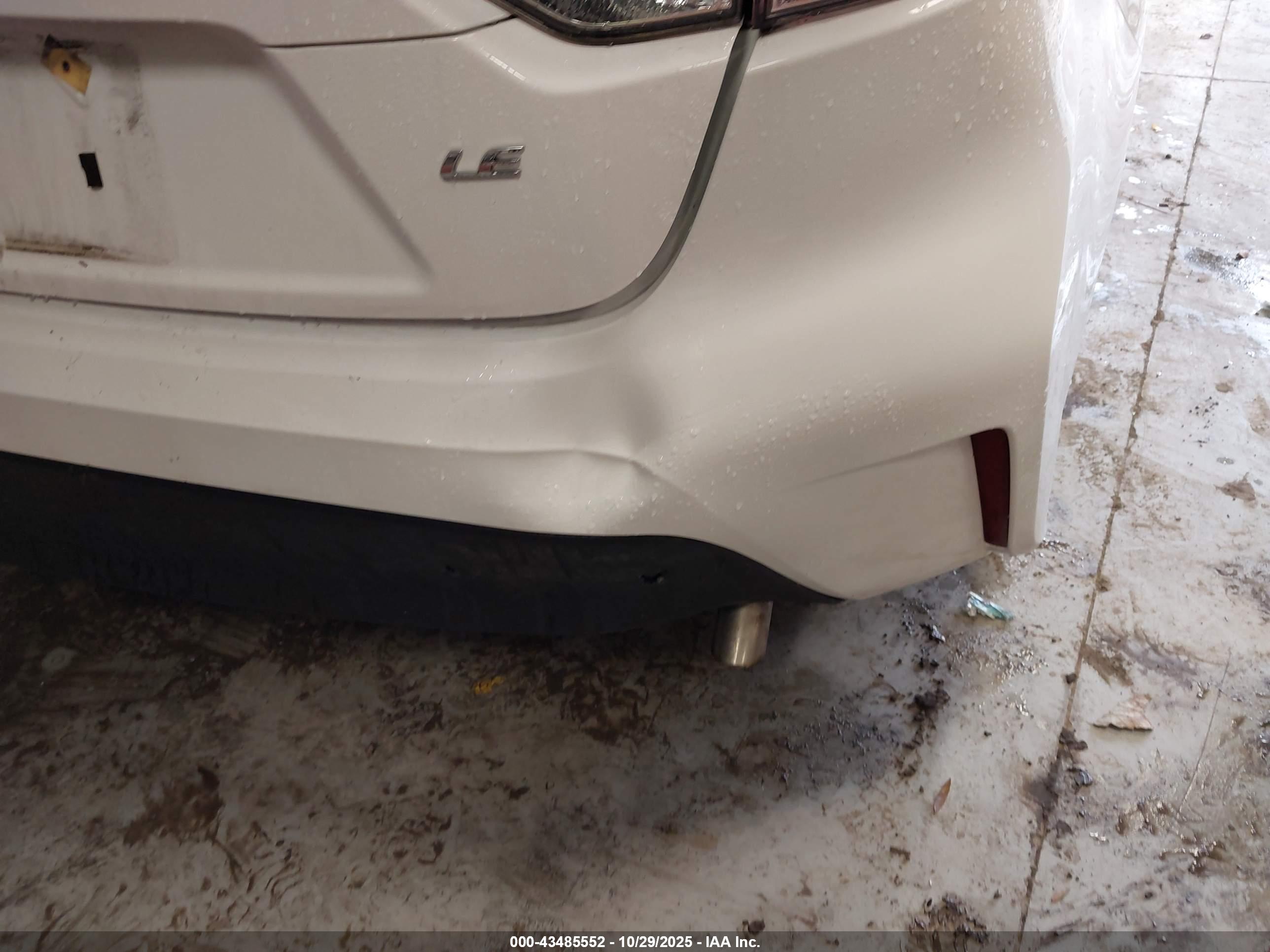 TOYOTA COROLLA image 6