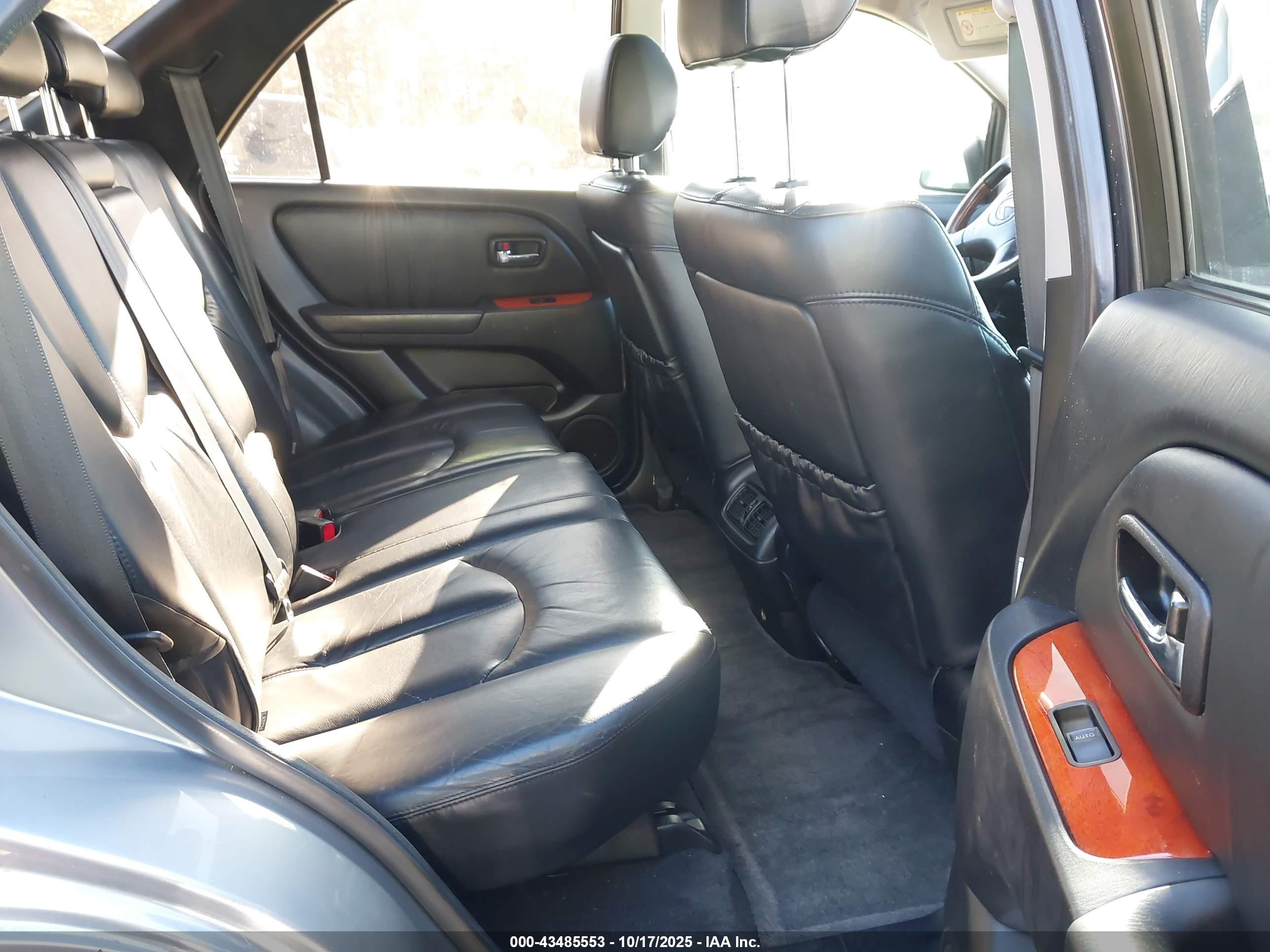 LEXUS RX image 8