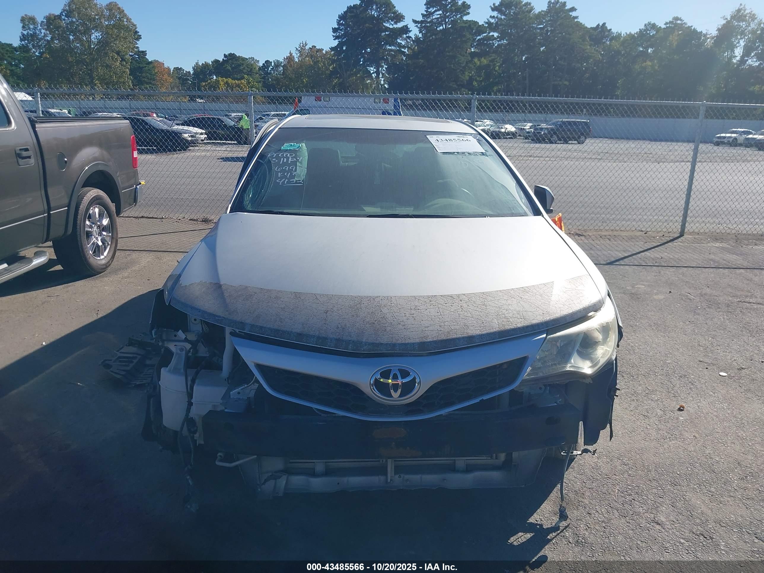 TOYOTA CAMRY image 6