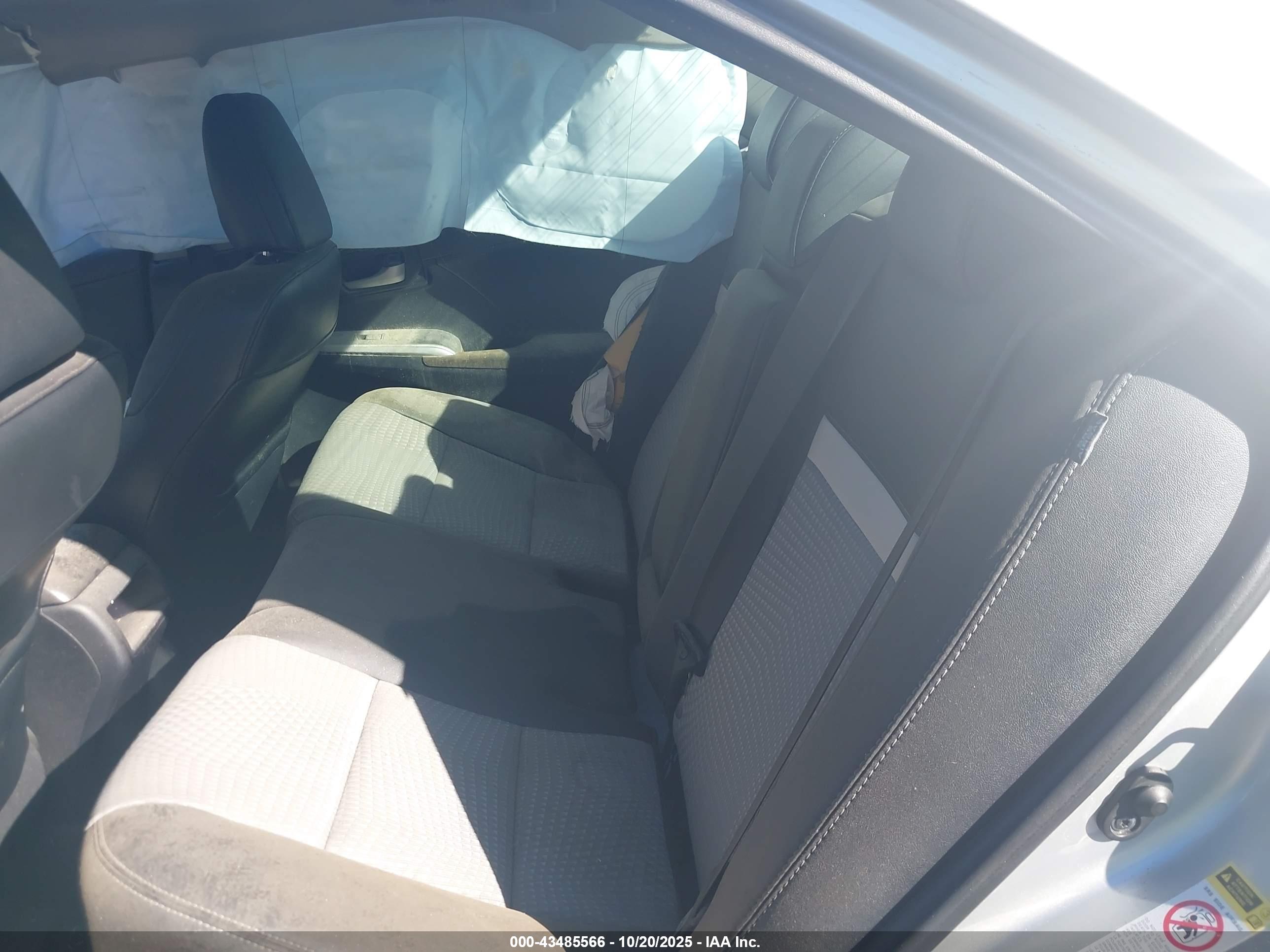 TOYOTA CAMRY image 8