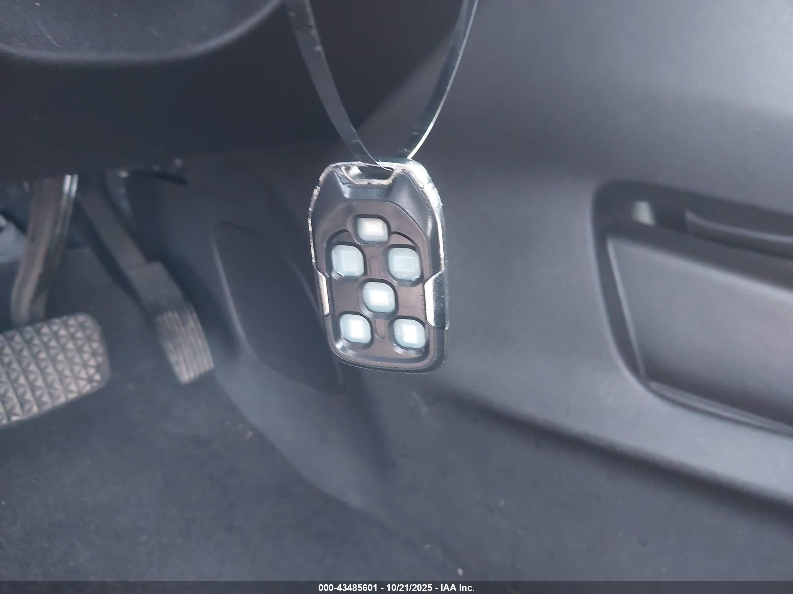 GMC TERRAIN image 11