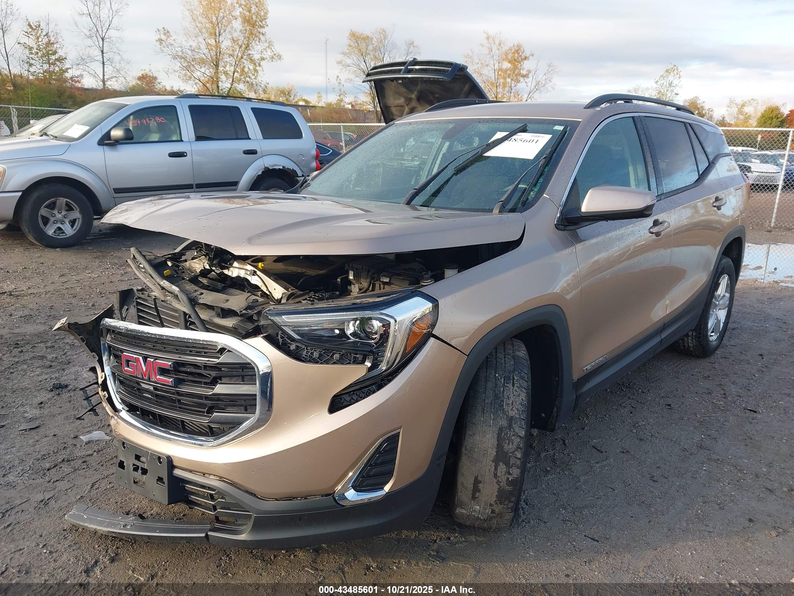 GMC TERRAIN image 2
