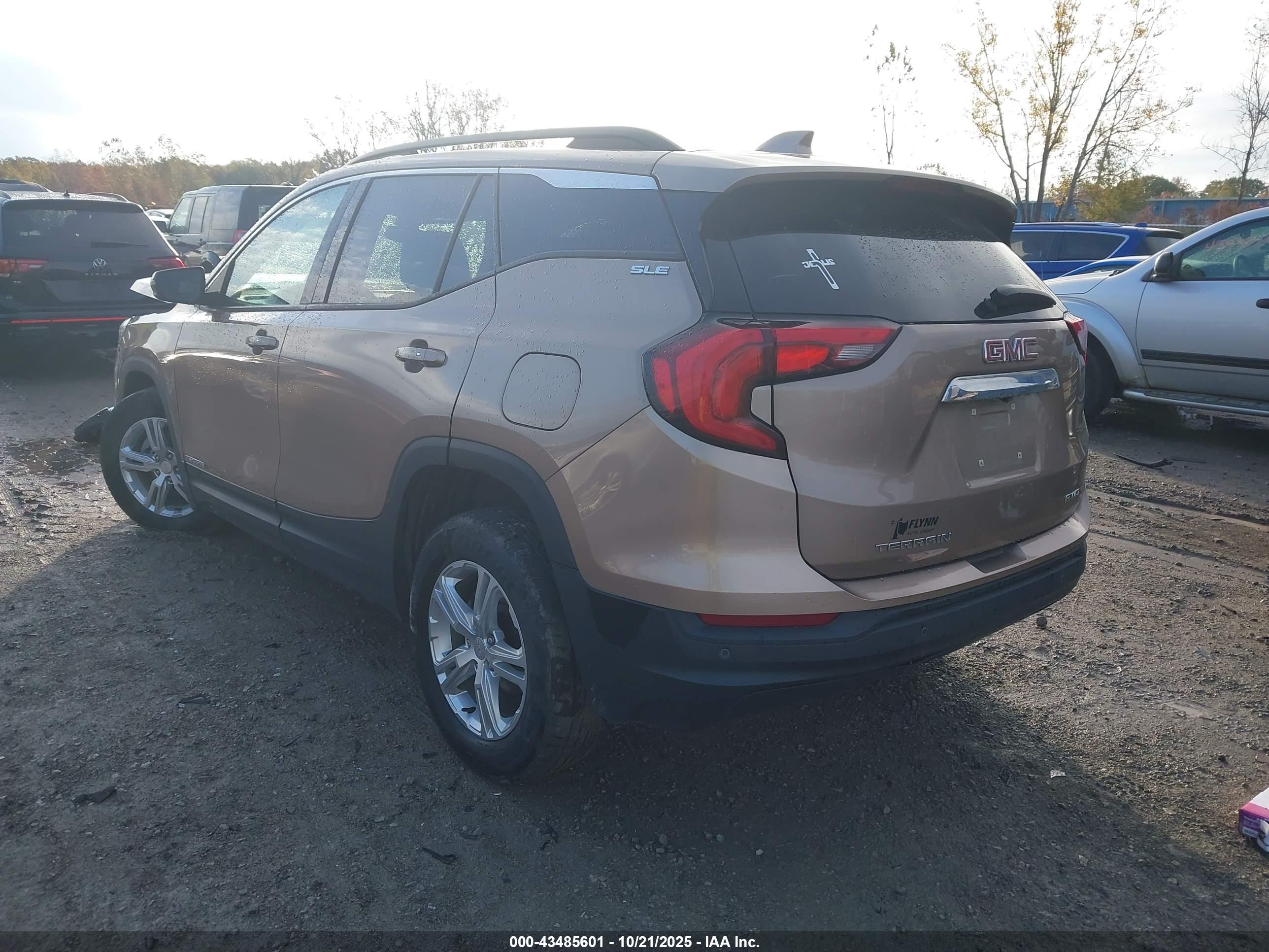 GMC TERRAIN image 3