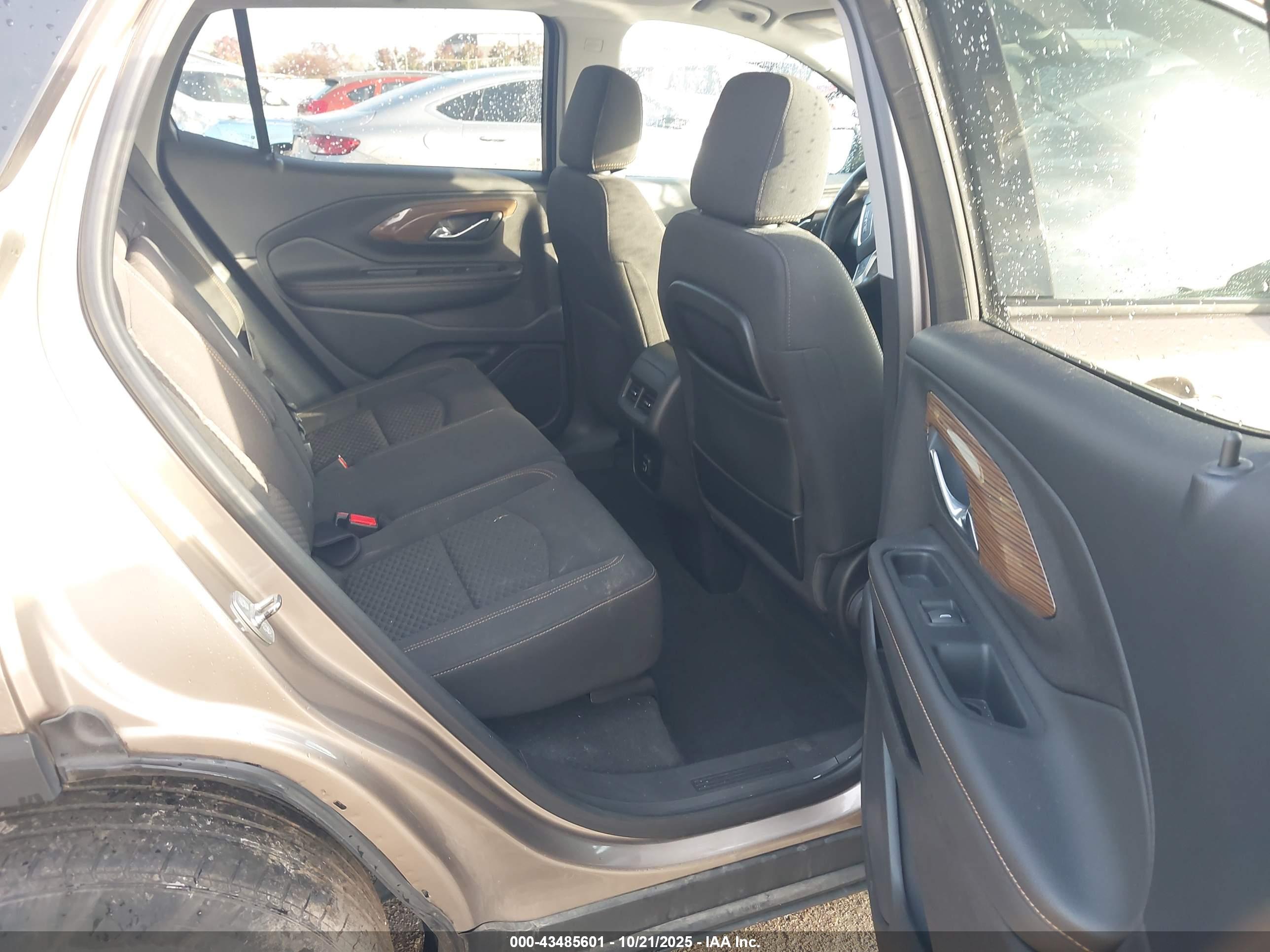 GMC TERRAIN image 8