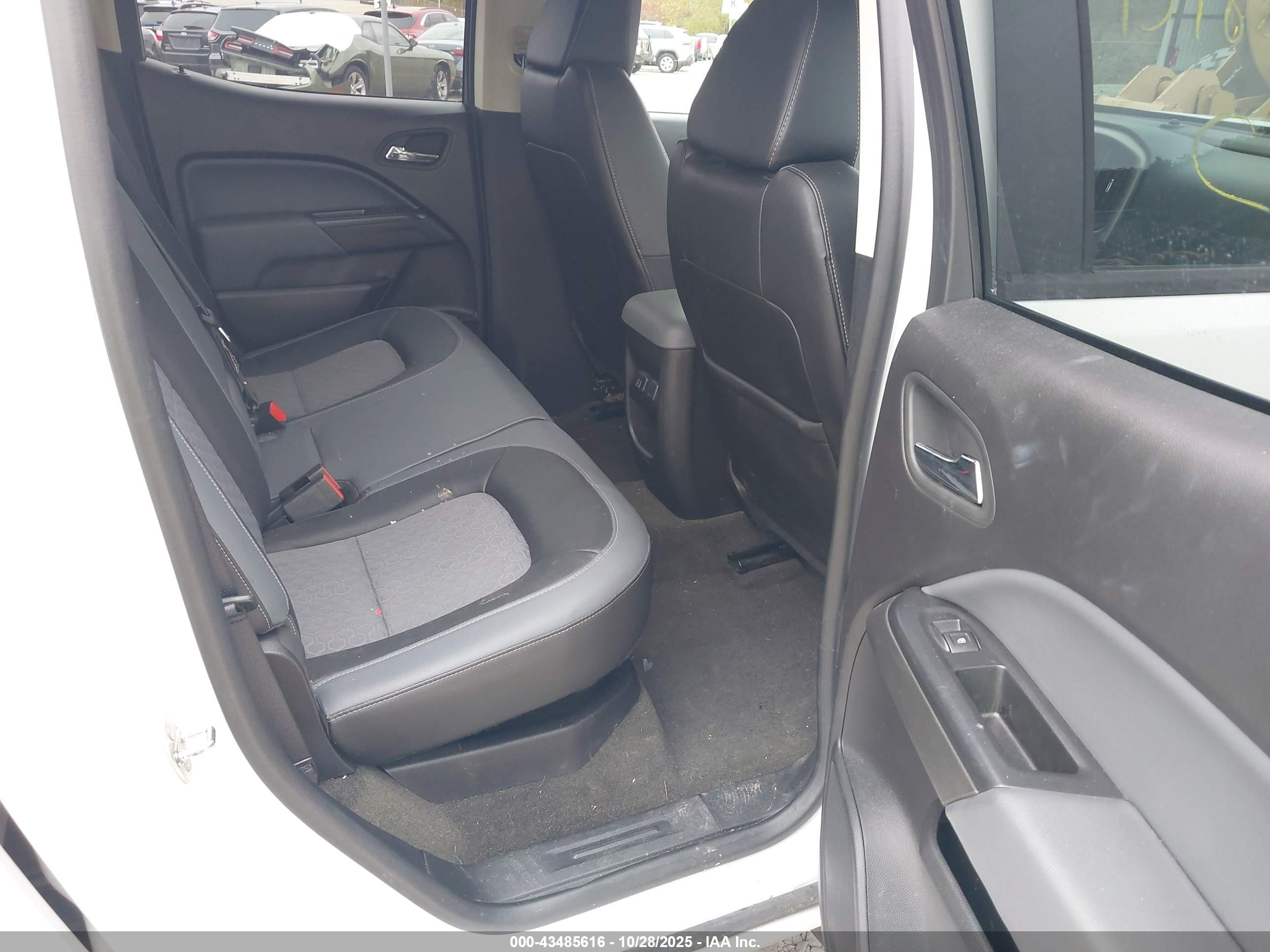 CHEVROLET COLORADO image 8