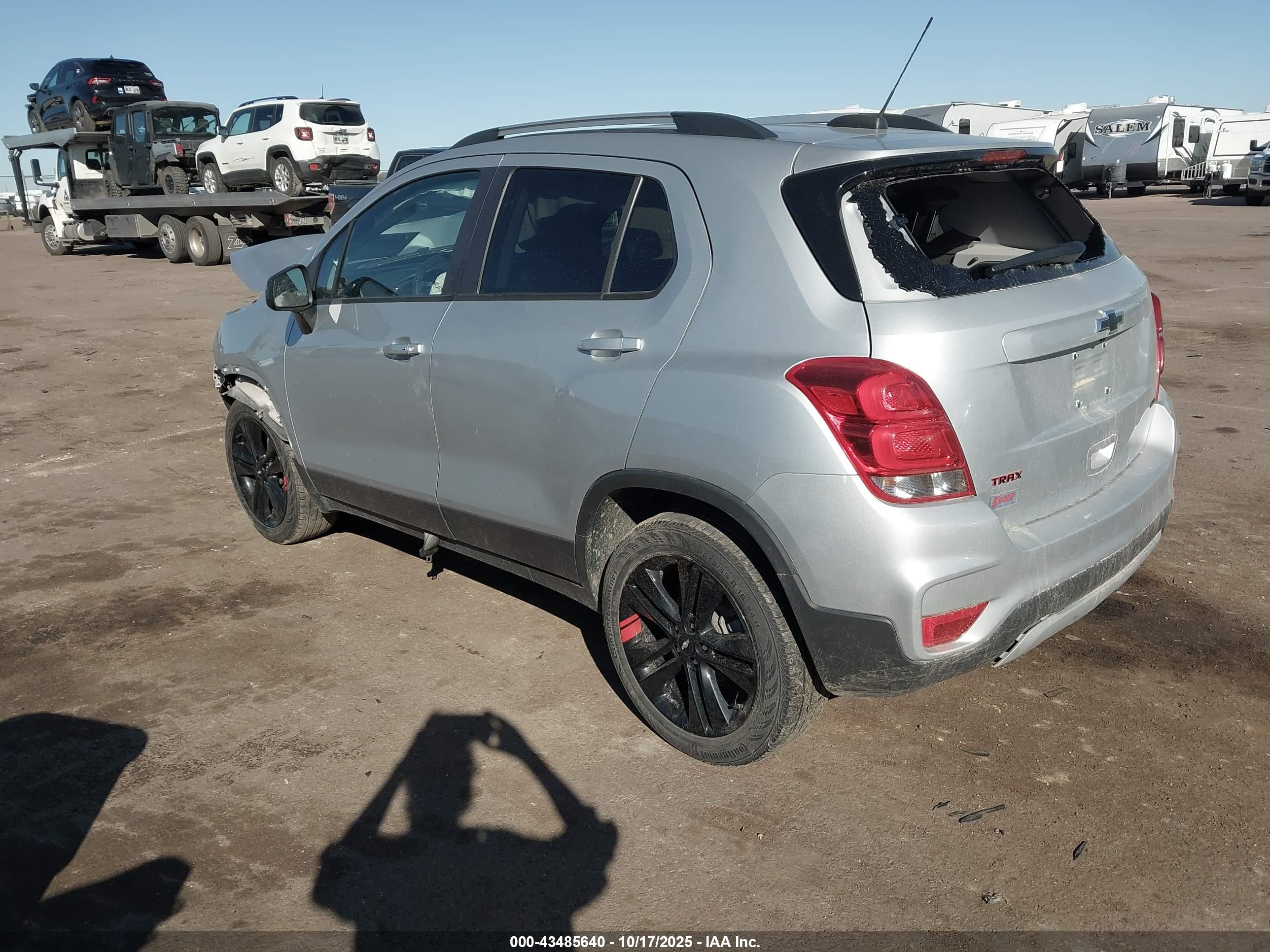 CHEVROLET TRAX image 3