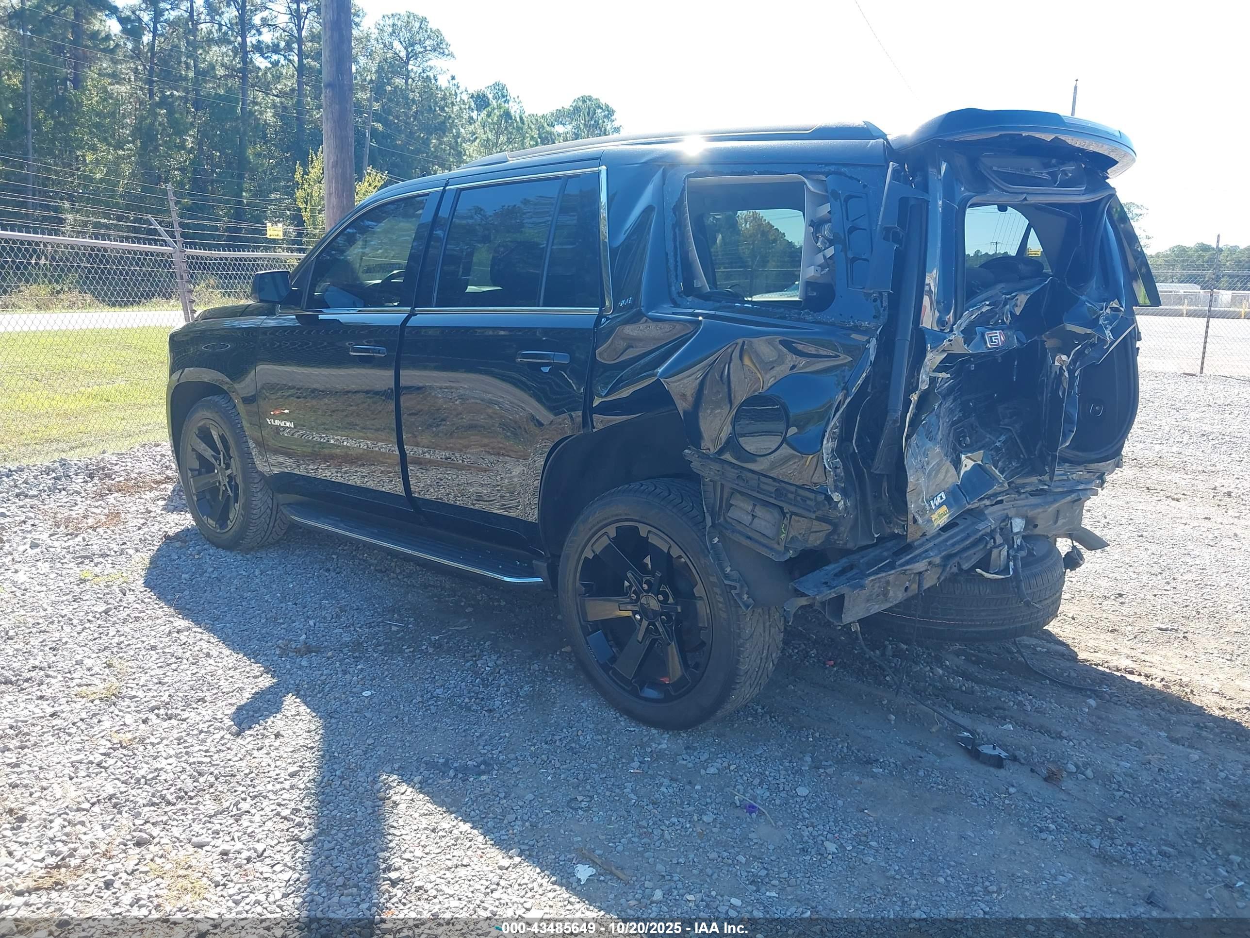 GMC YUKON image 3