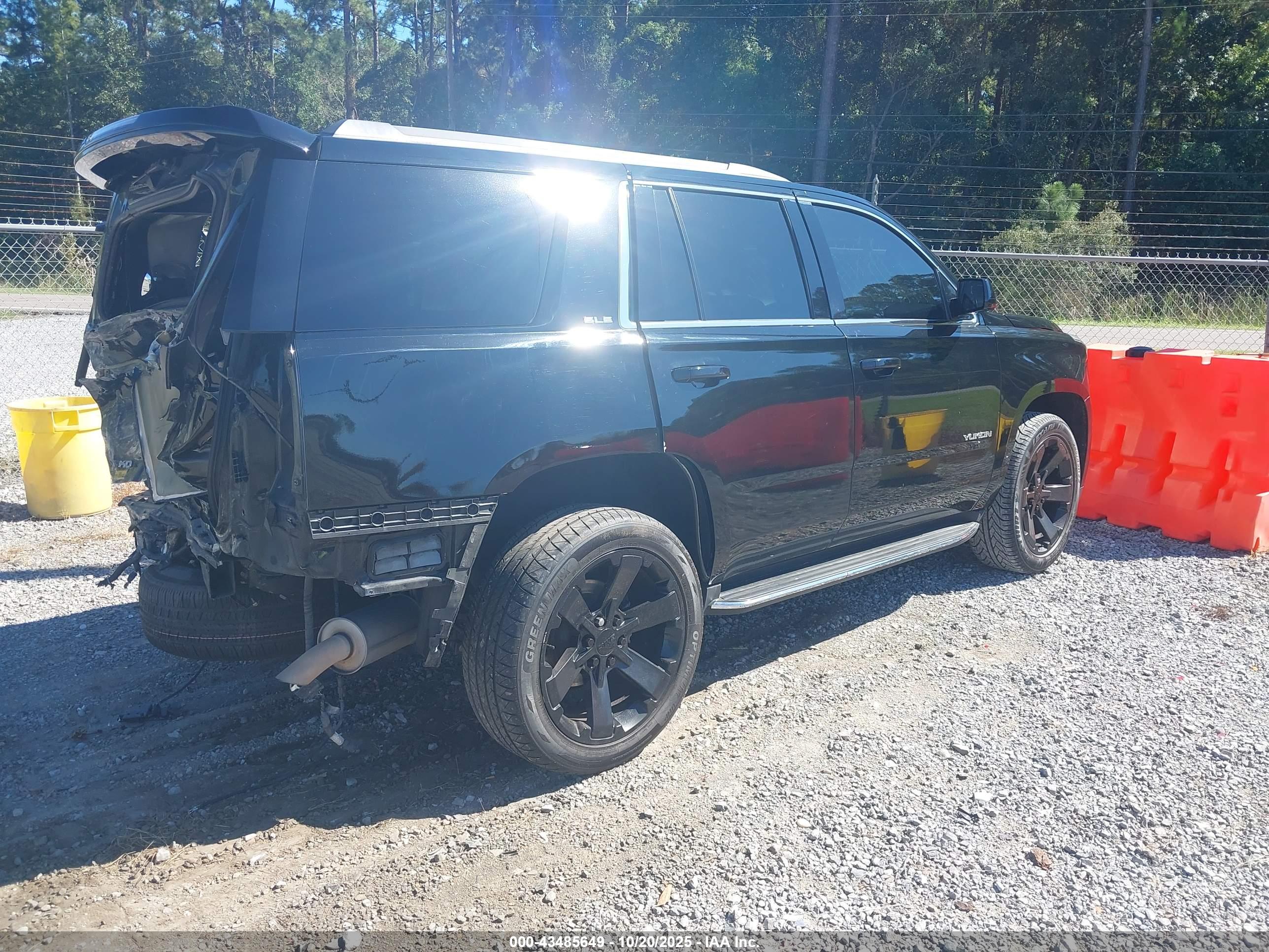 GMC YUKON image 4