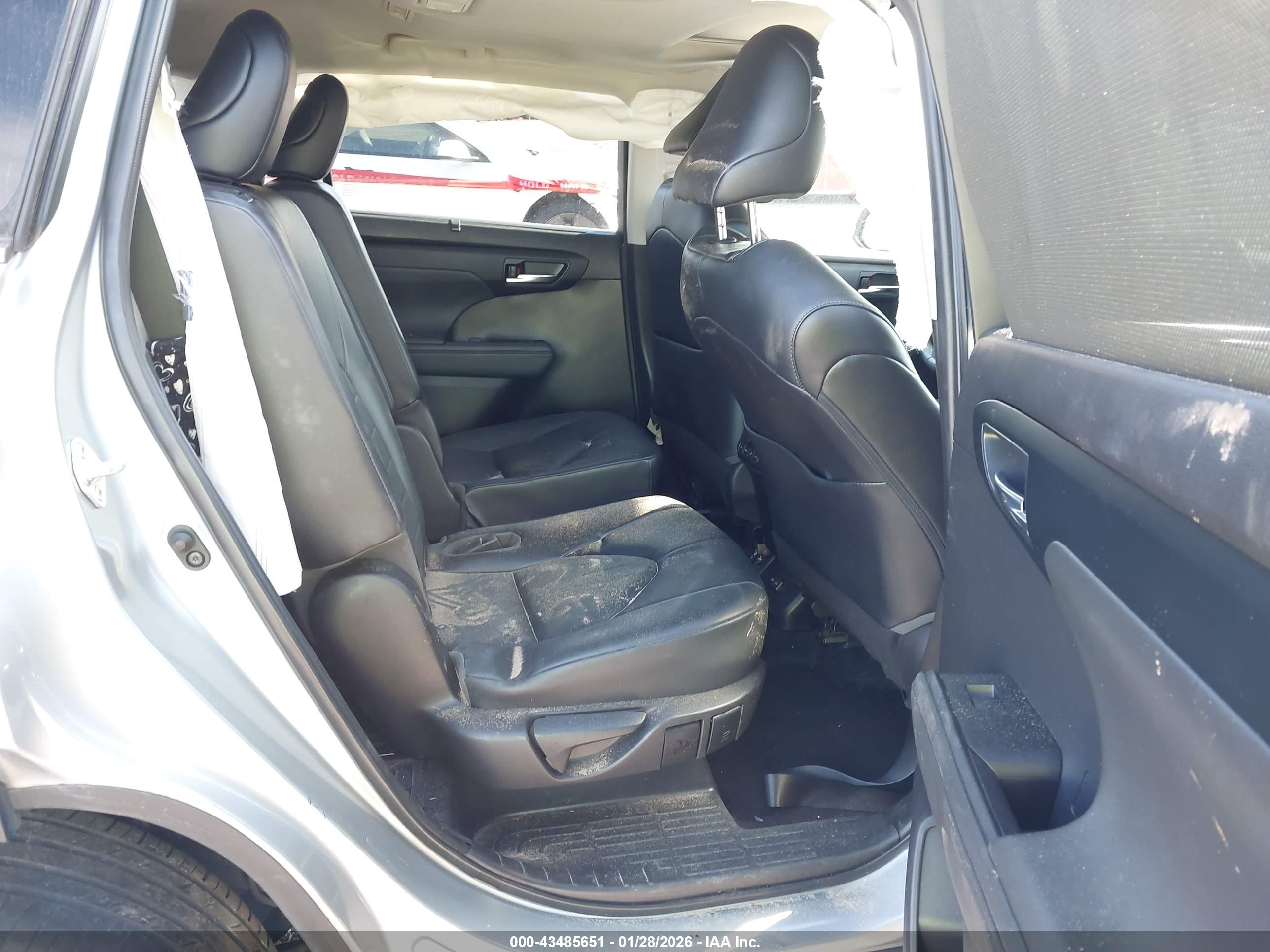 TOYOTA HIGHLANDER image 8