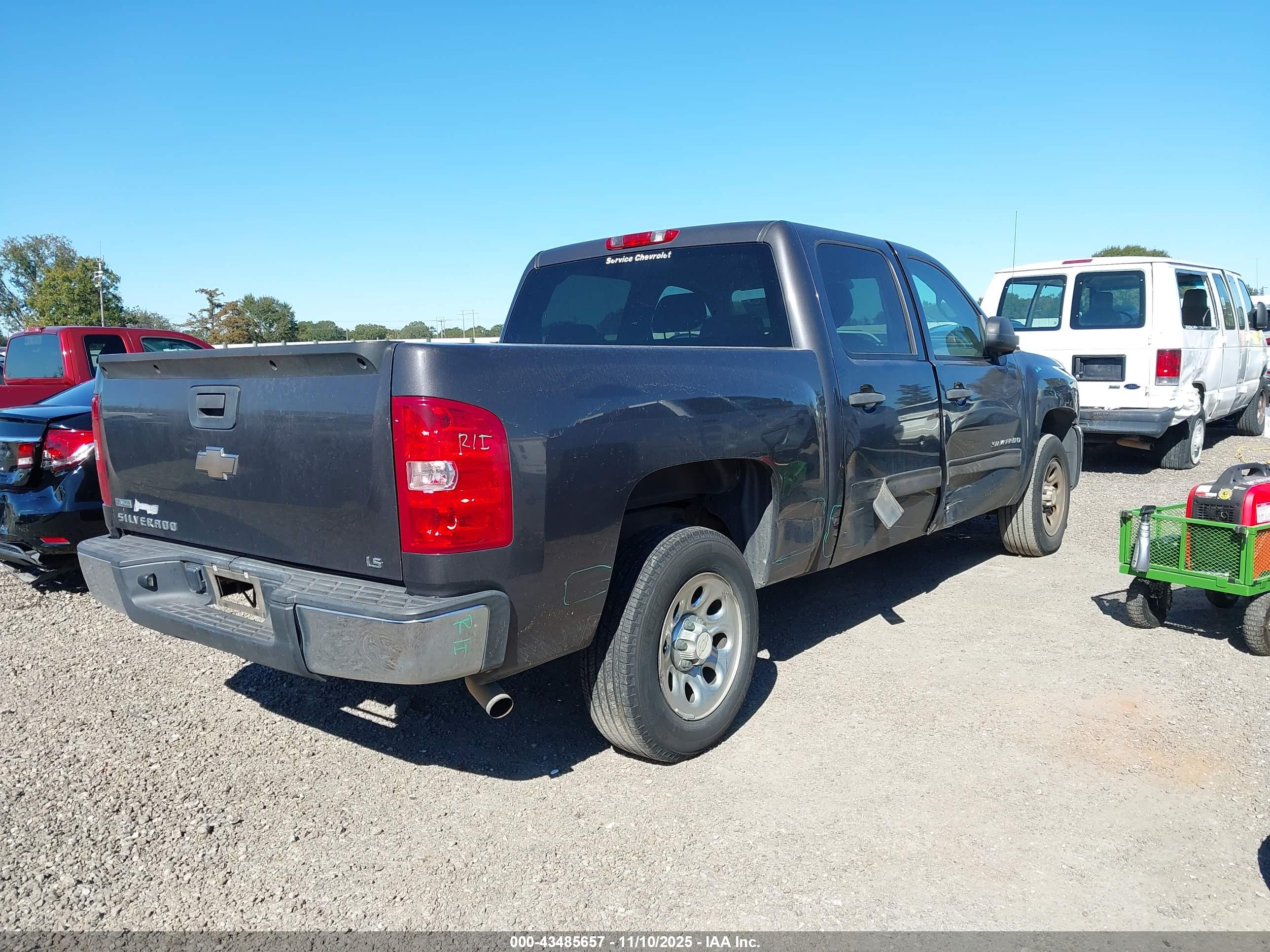CHEVROLET SILVERADO image 4