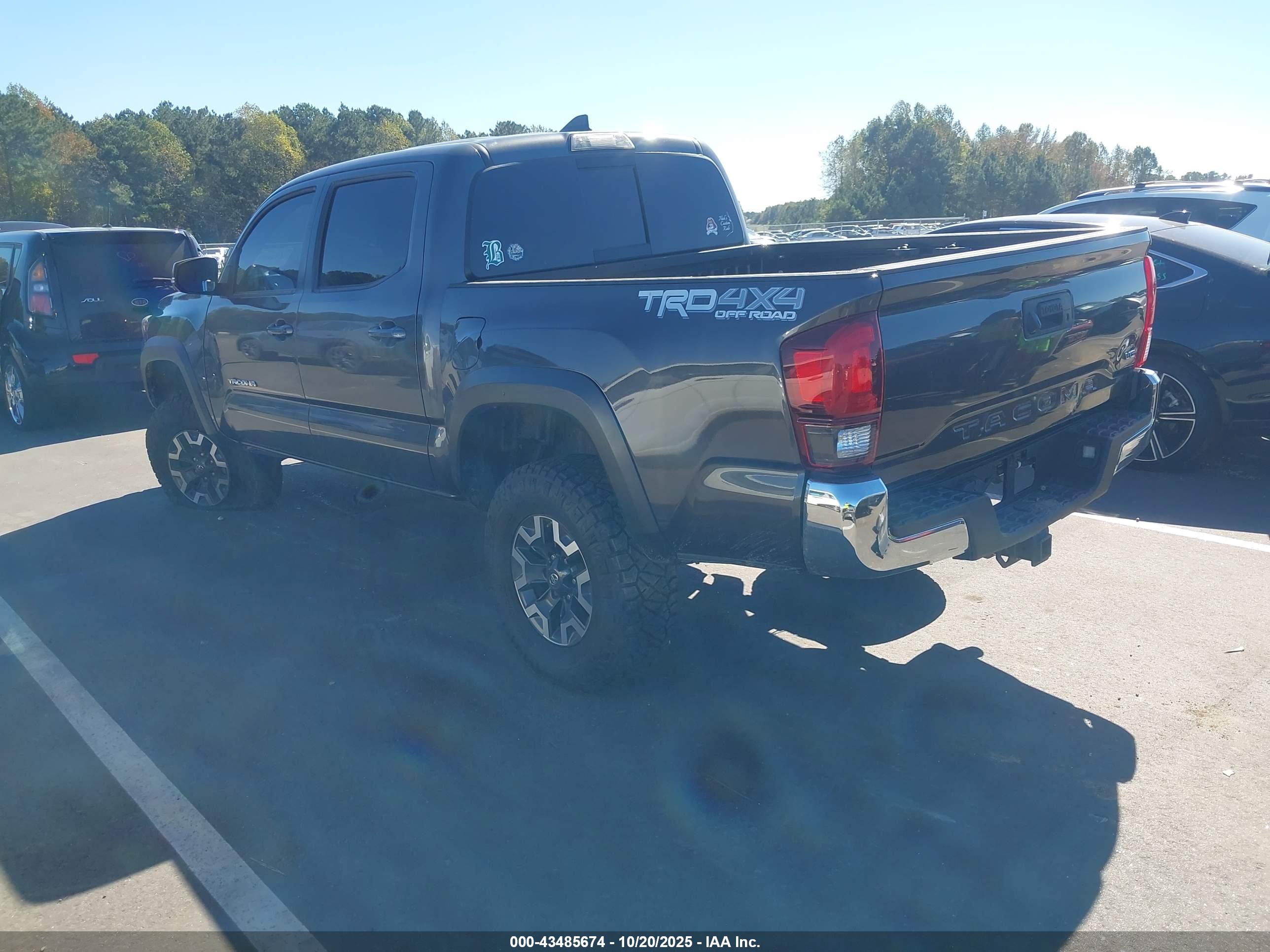 TOYOTA TACOMA image 3