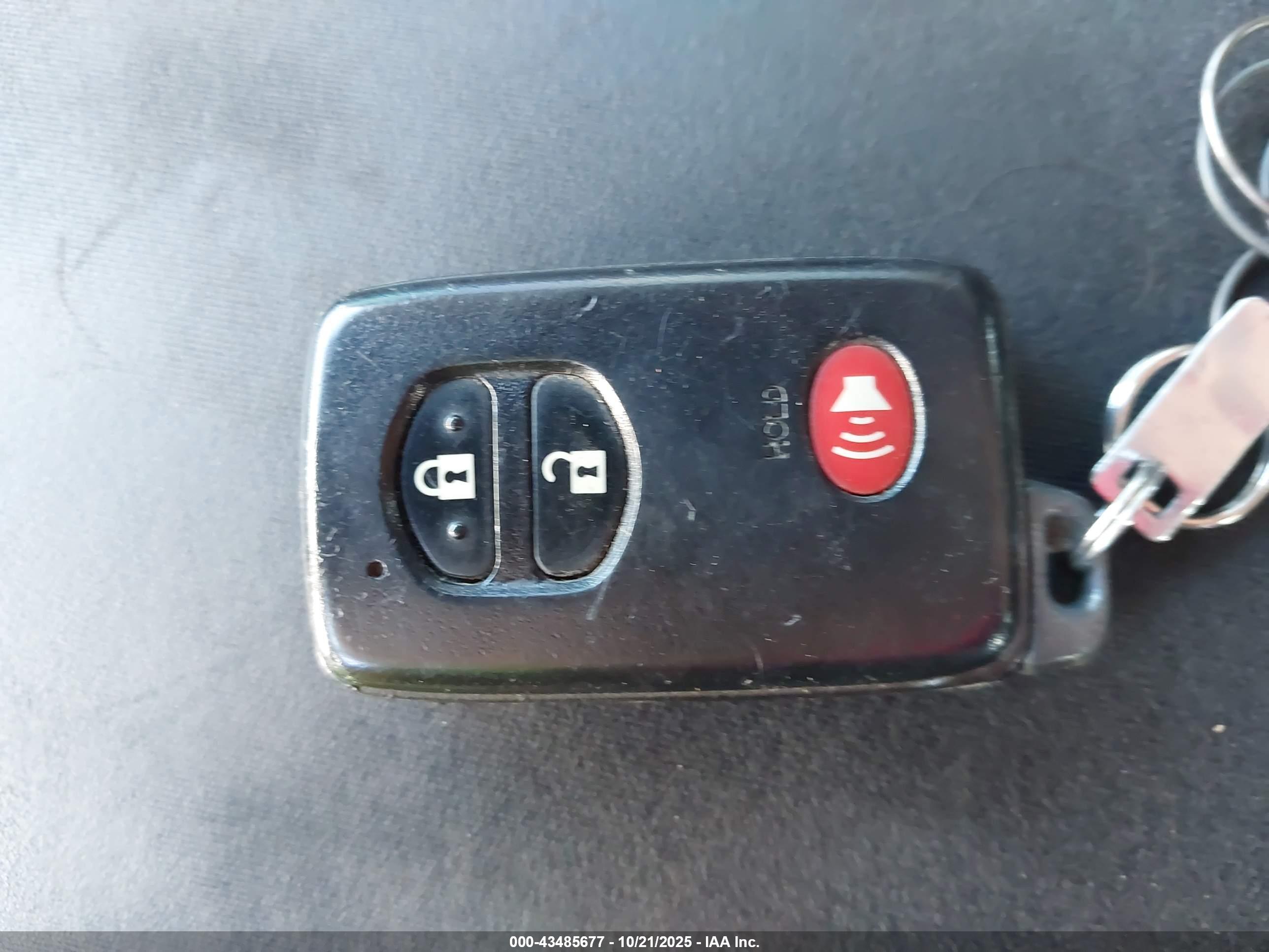 TOYOTA PRIUS image 11