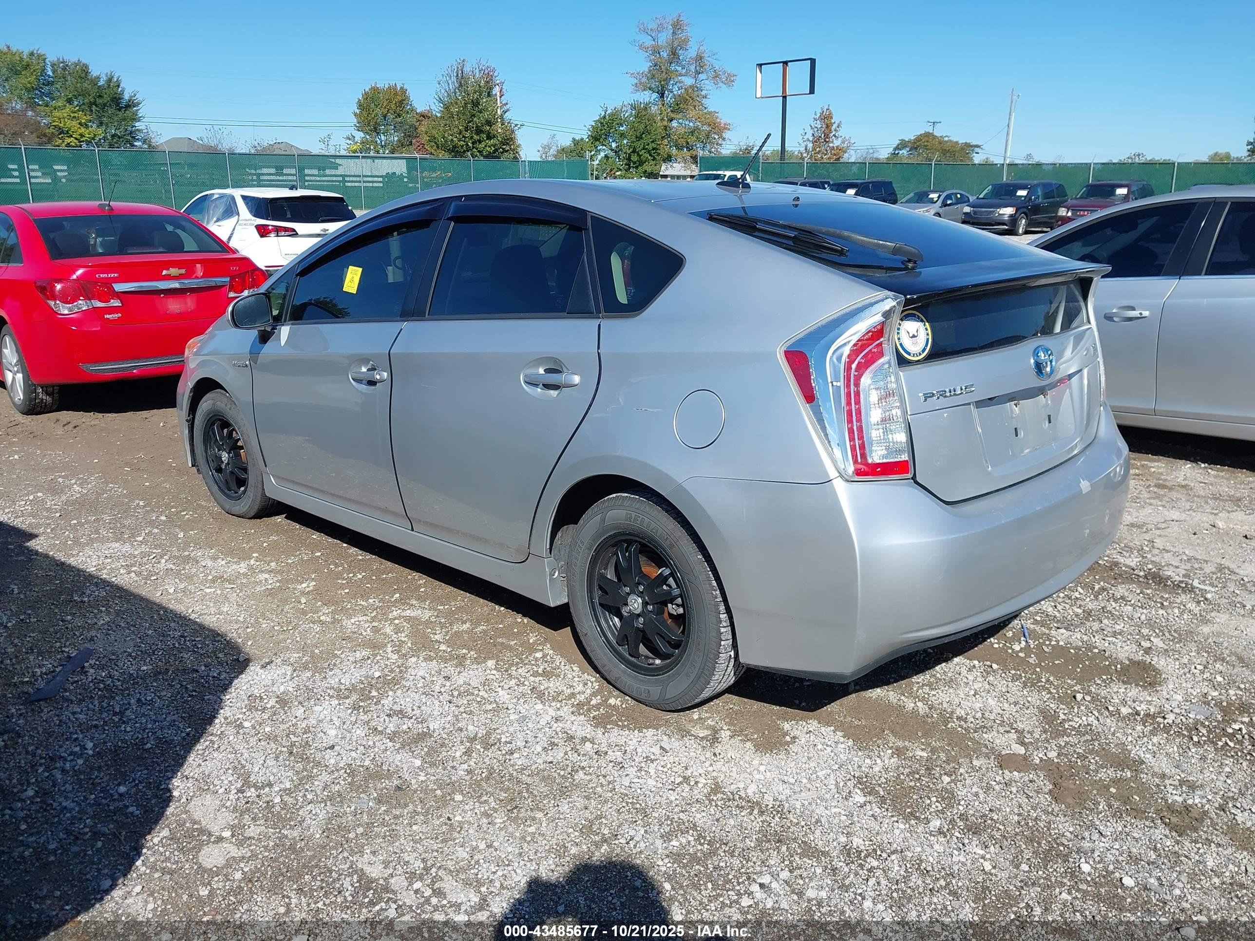 TOYOTA PRIUS image 3