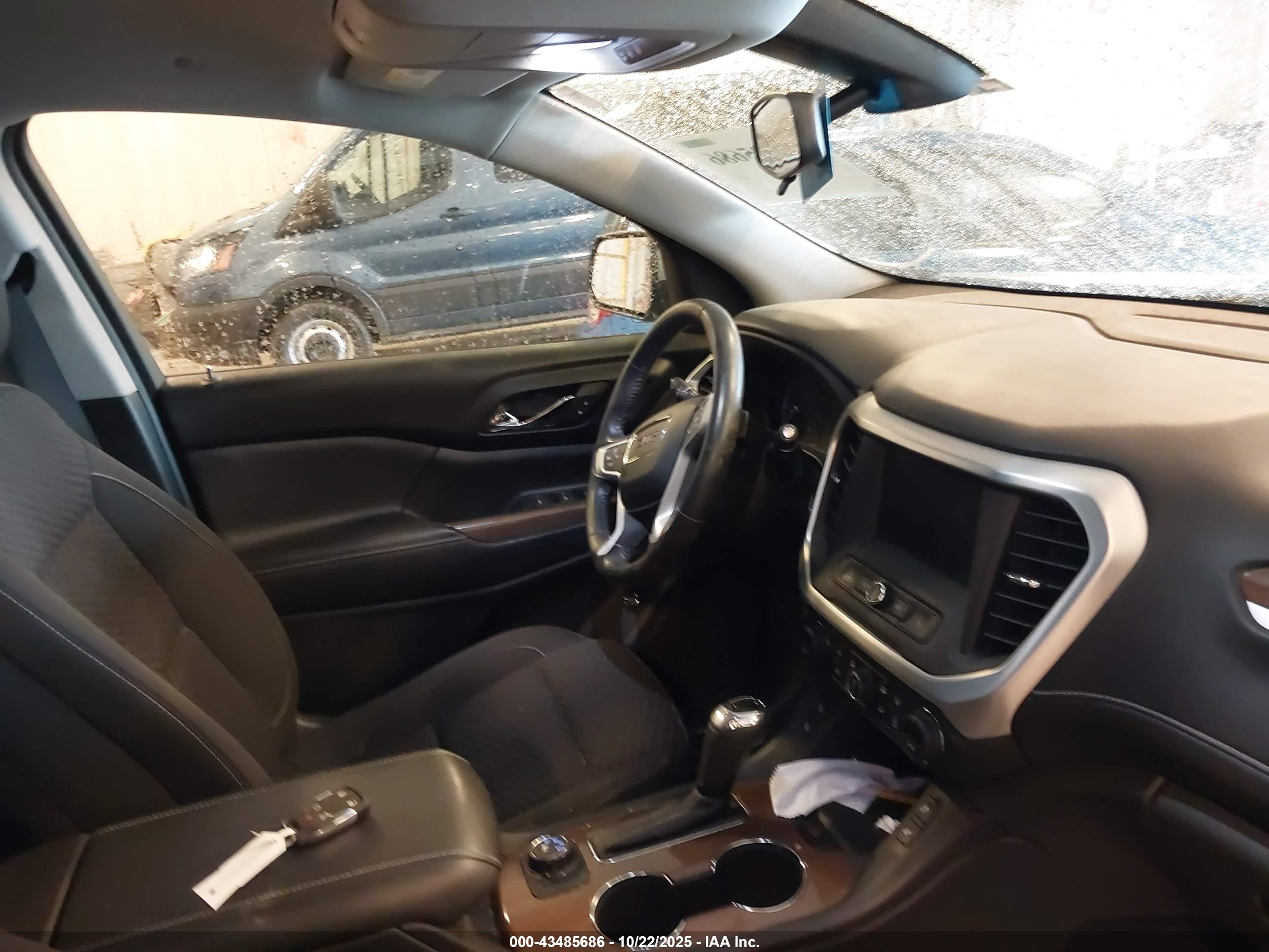 GMC ACADIA image 5