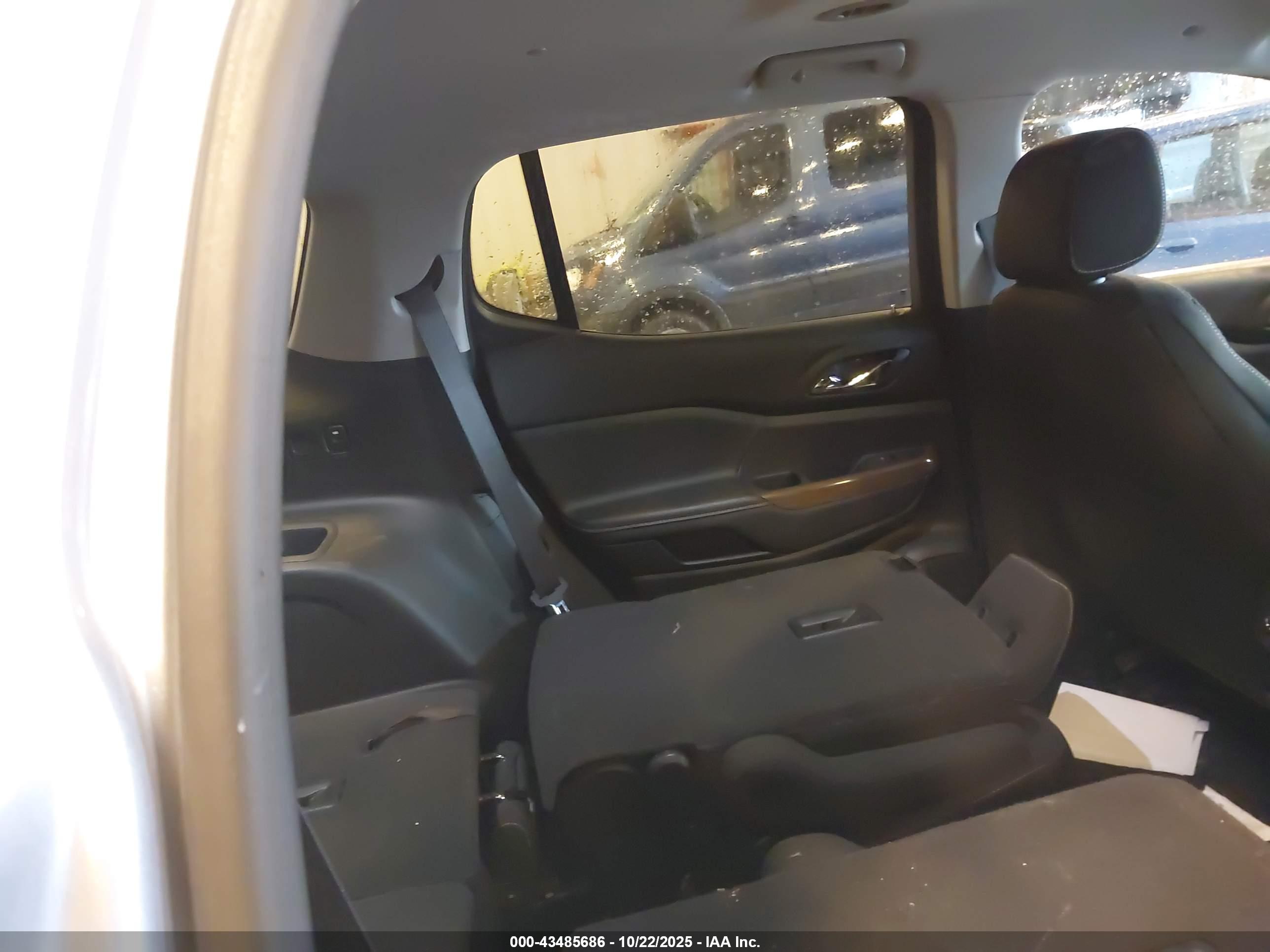 GMC ACADIA image 8