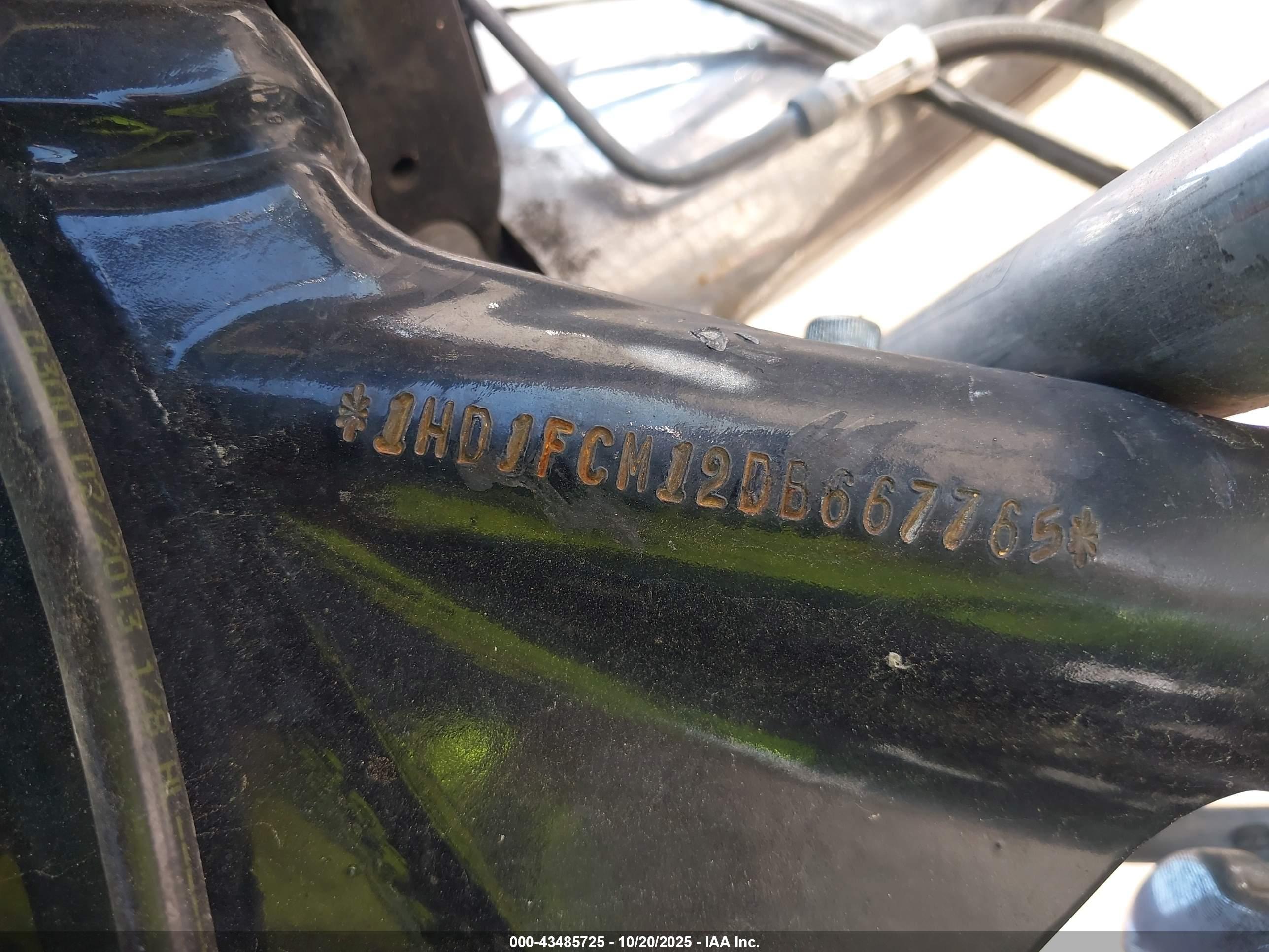 HARLEY-DAVIDSON FLHTCU image 10