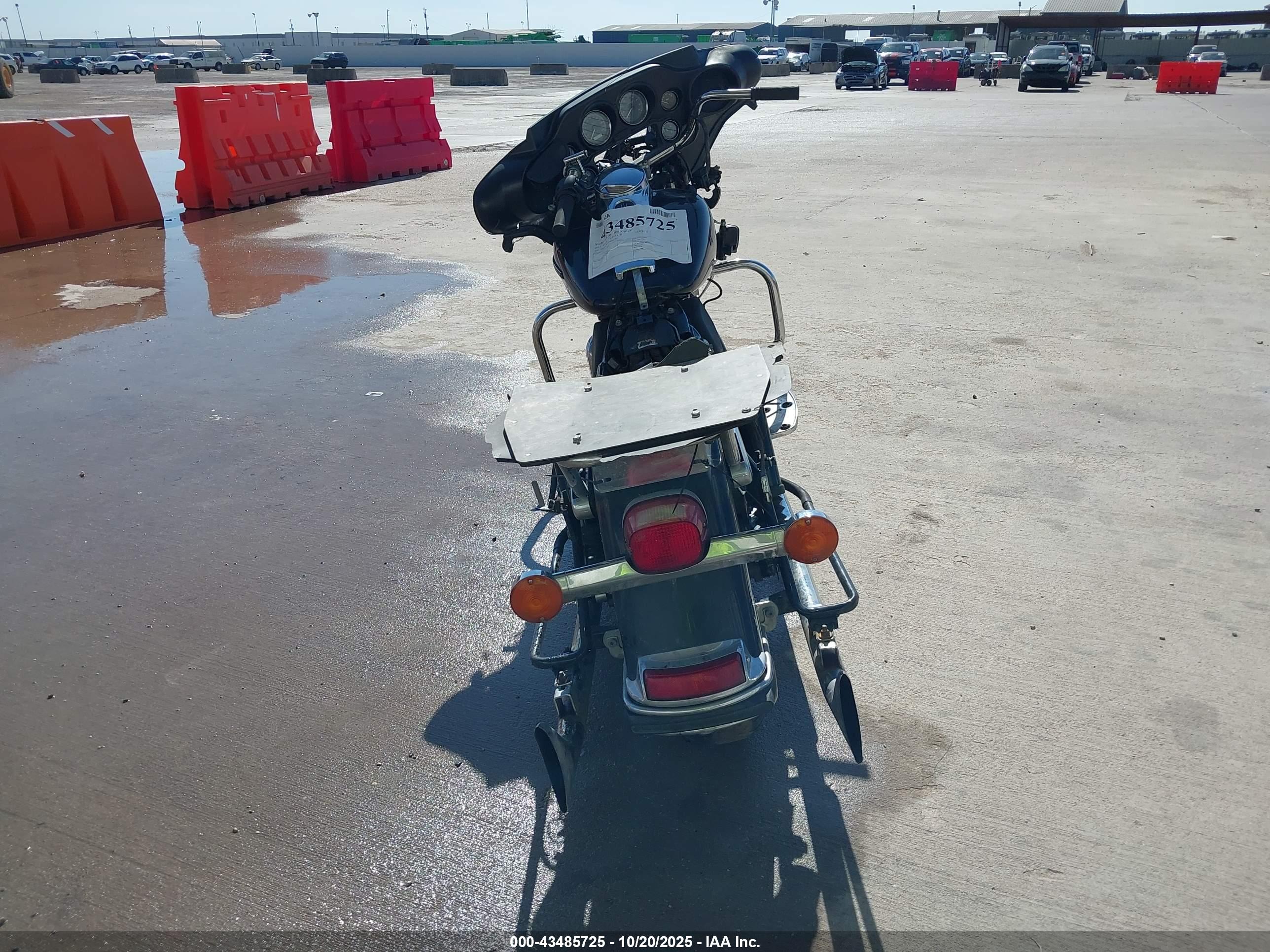 HARLEY-DAVIDSON FLHTCU image 6