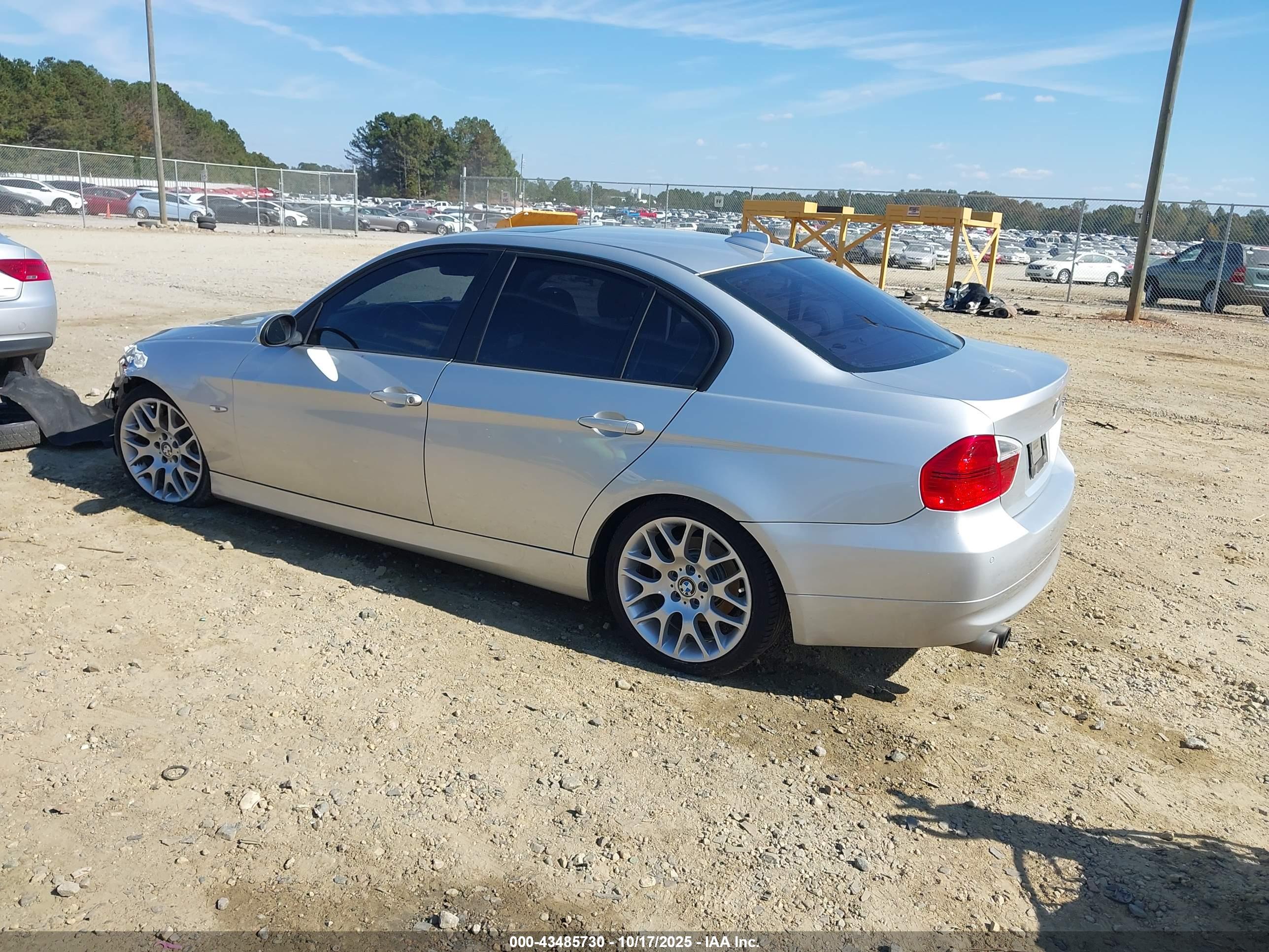 BMW 328I image 3