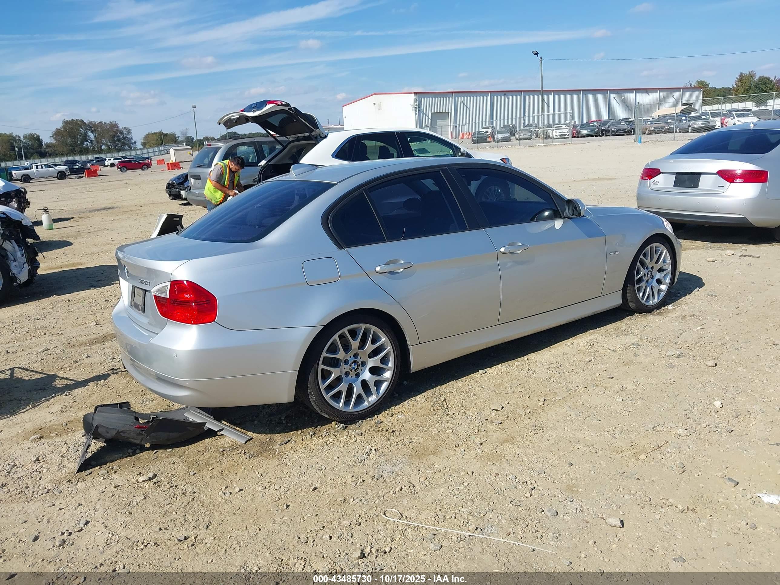 BMW 328I image 4