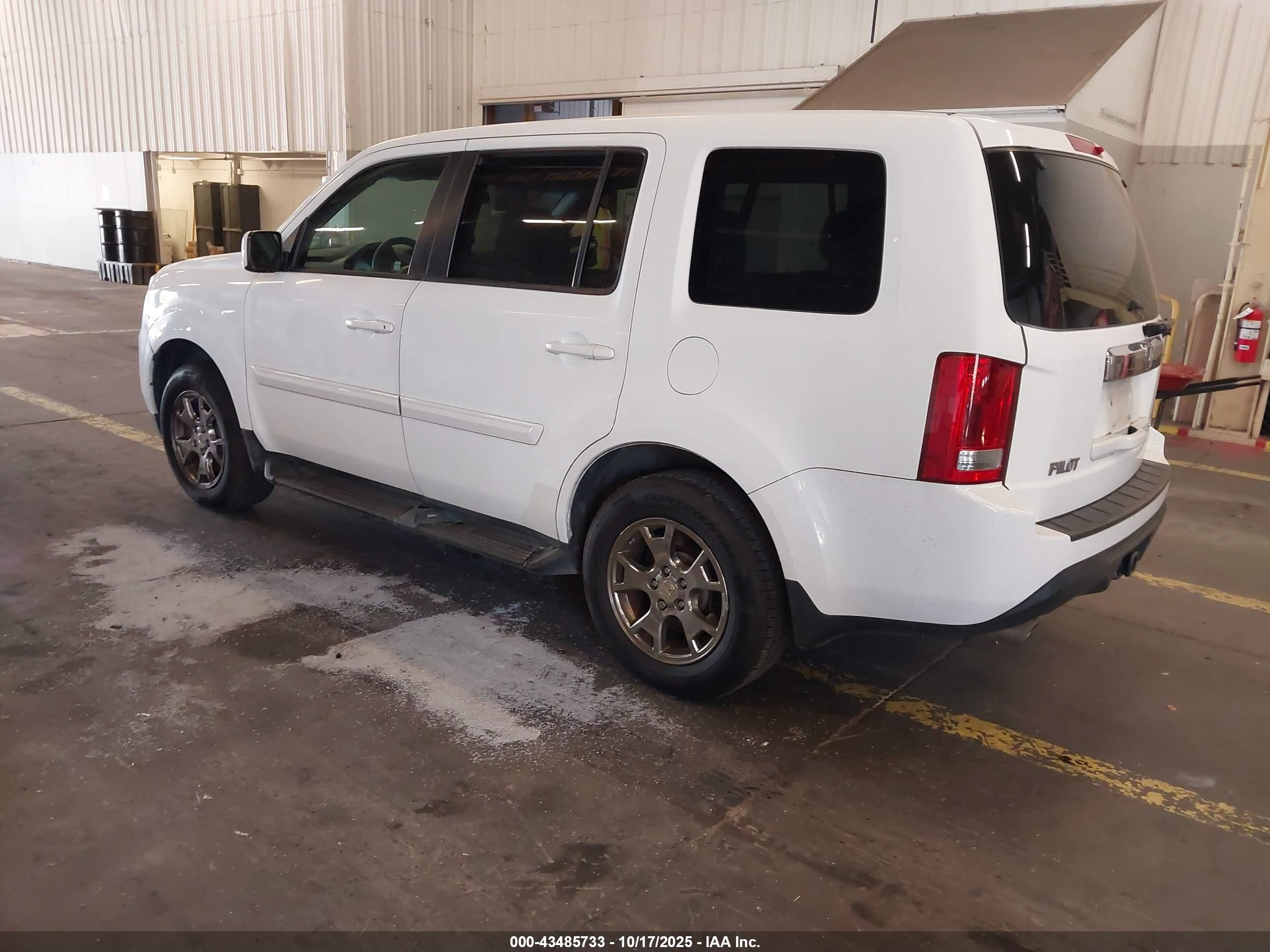 HONDA PILOT image 3