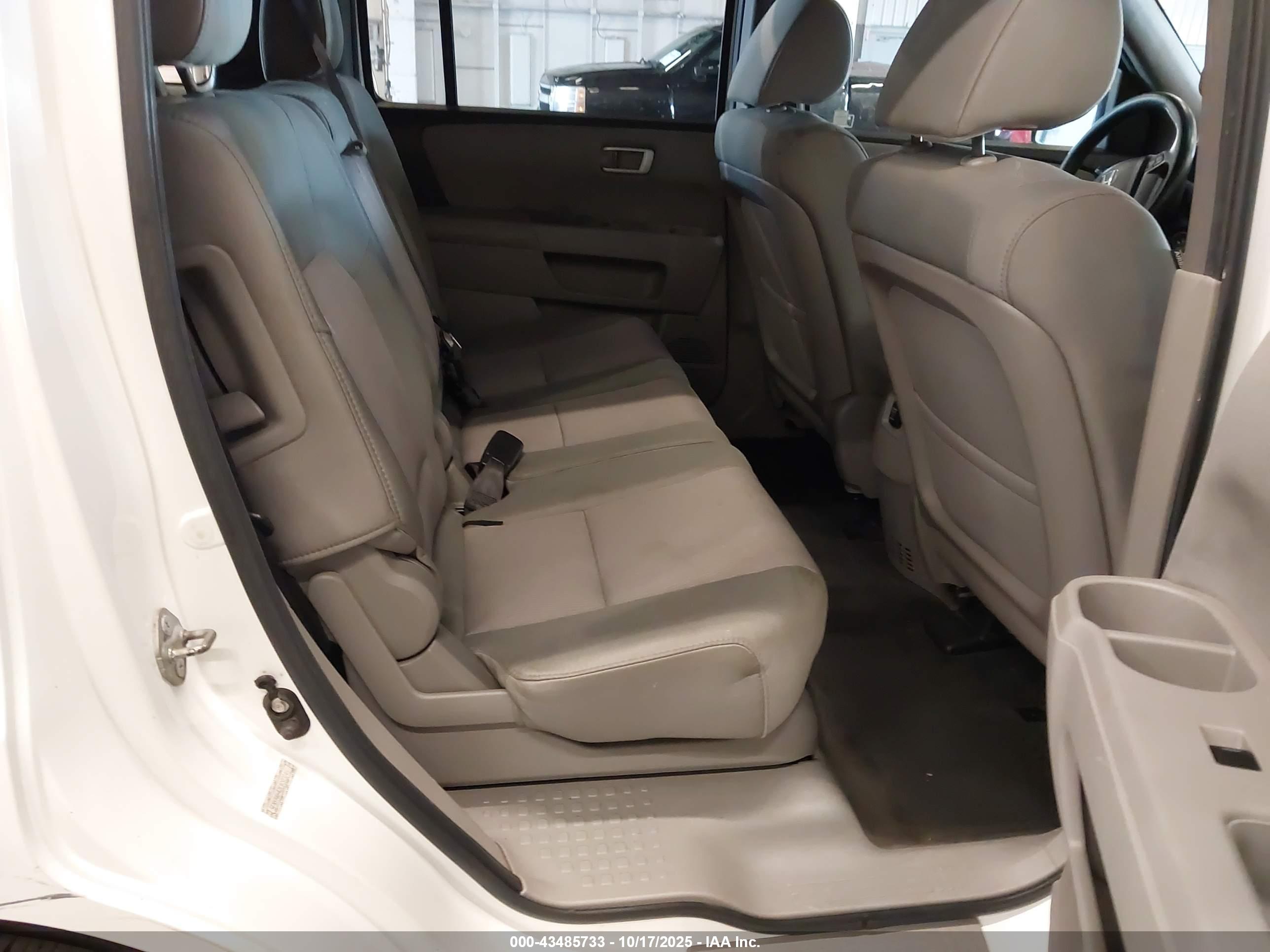 HONDA PILOT image 8