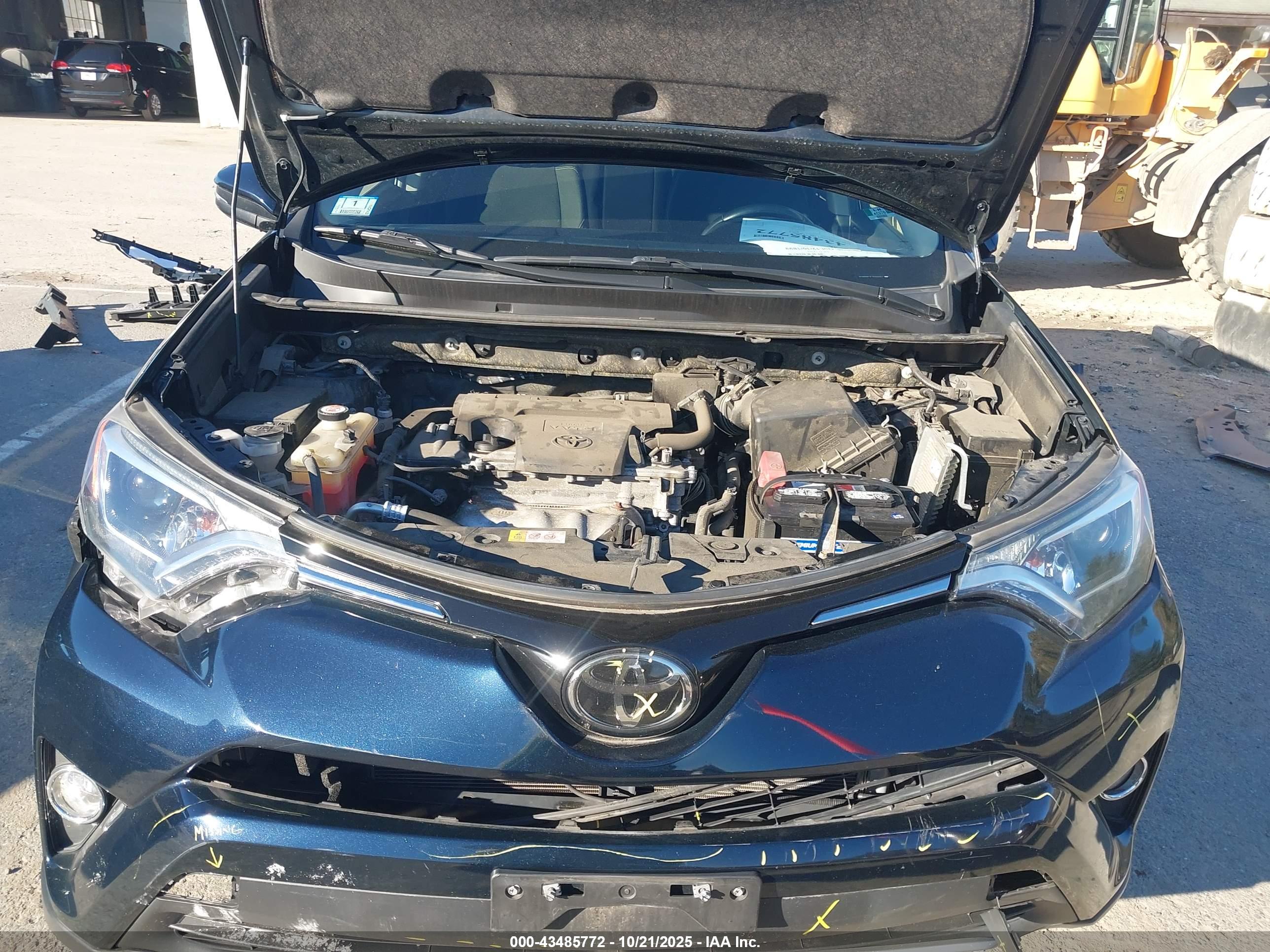 TOYOTA RAV4 image 10