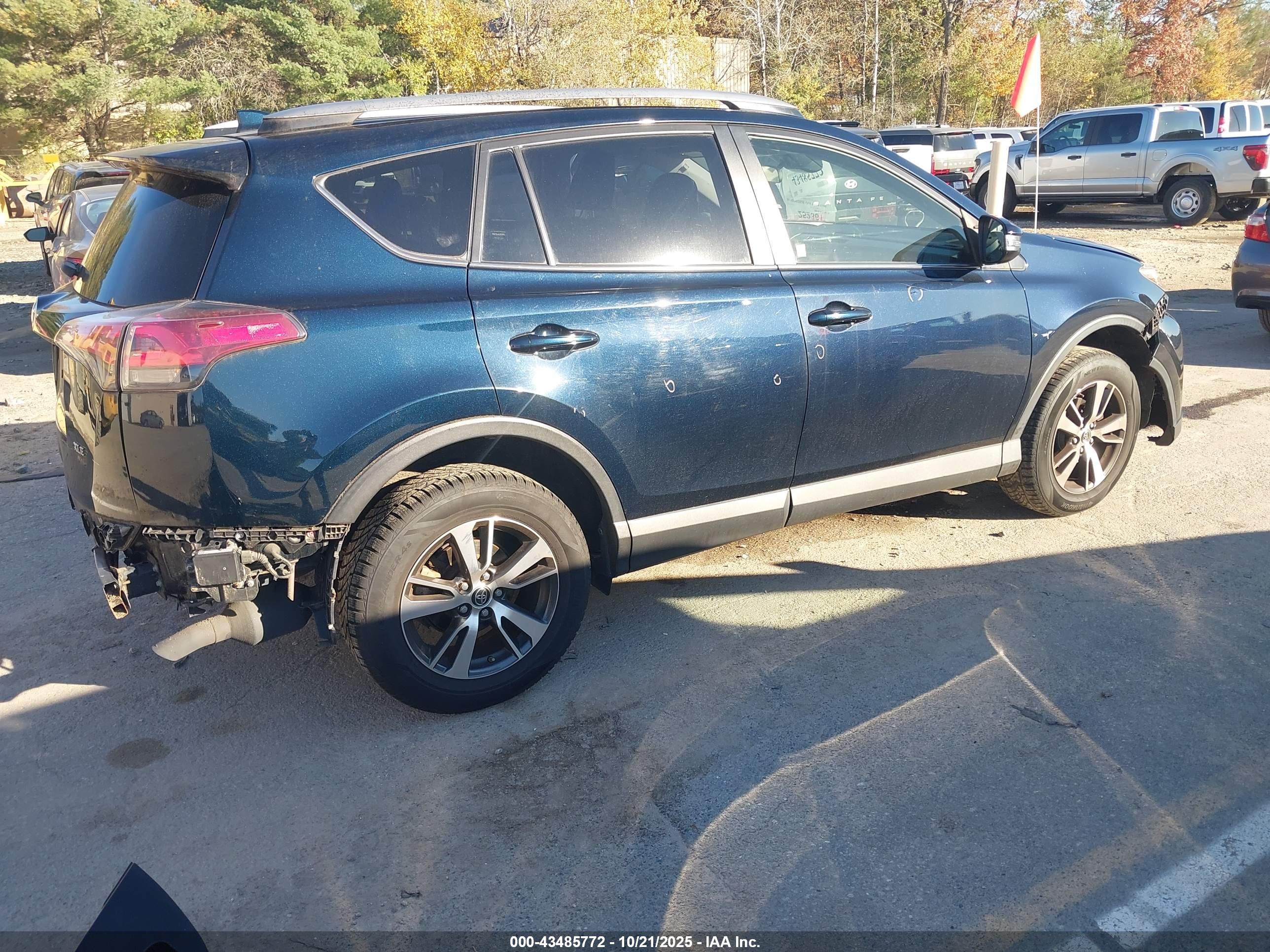 TOYOTA RAV4 image 4