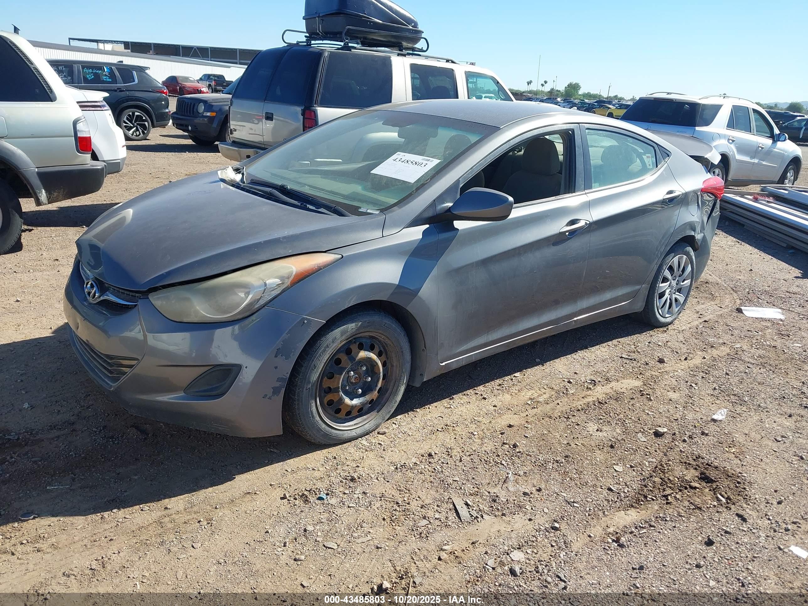 HYUNDAI ELANTRA image 2