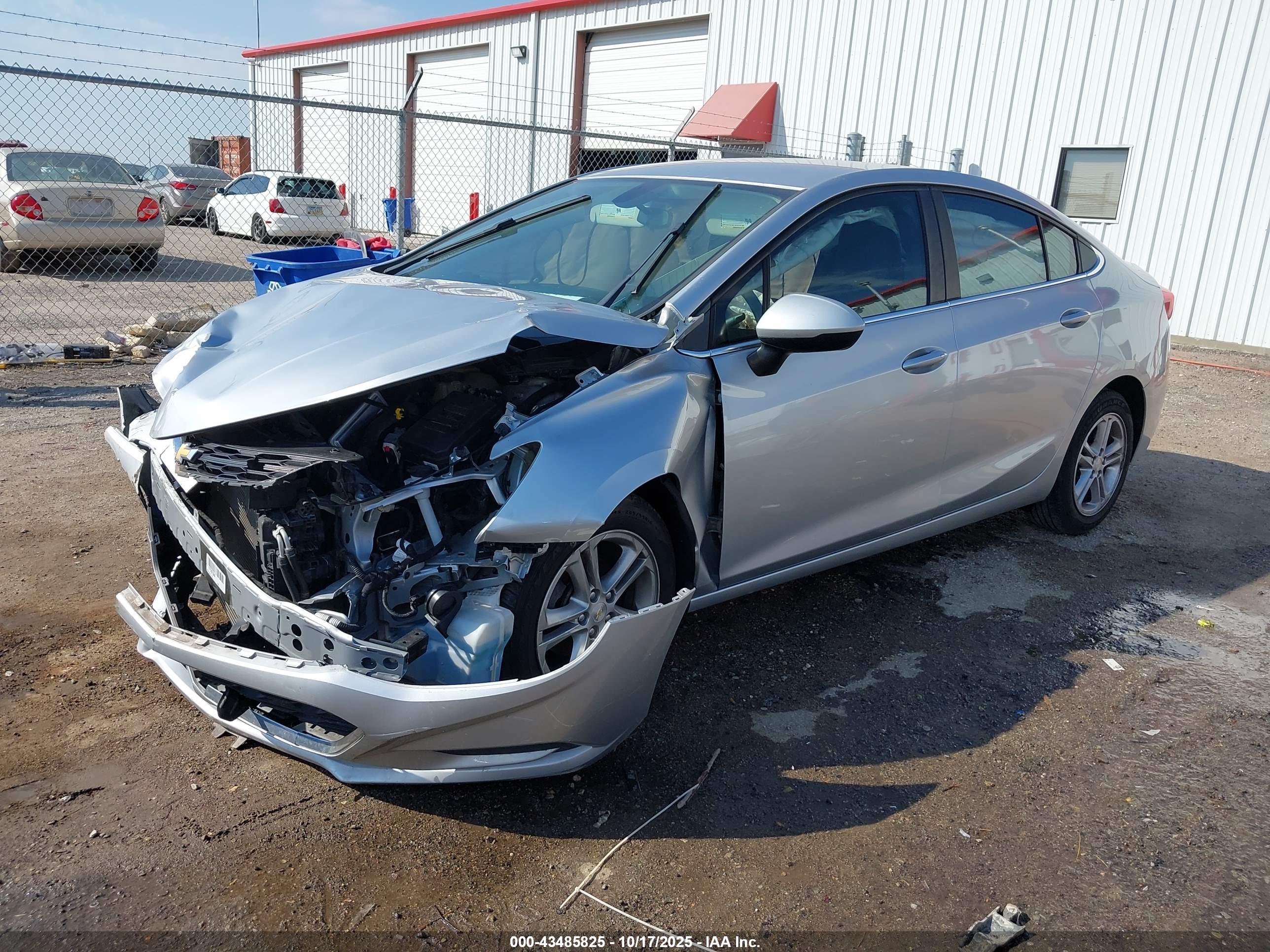CHEVROLET CRUZE image 2