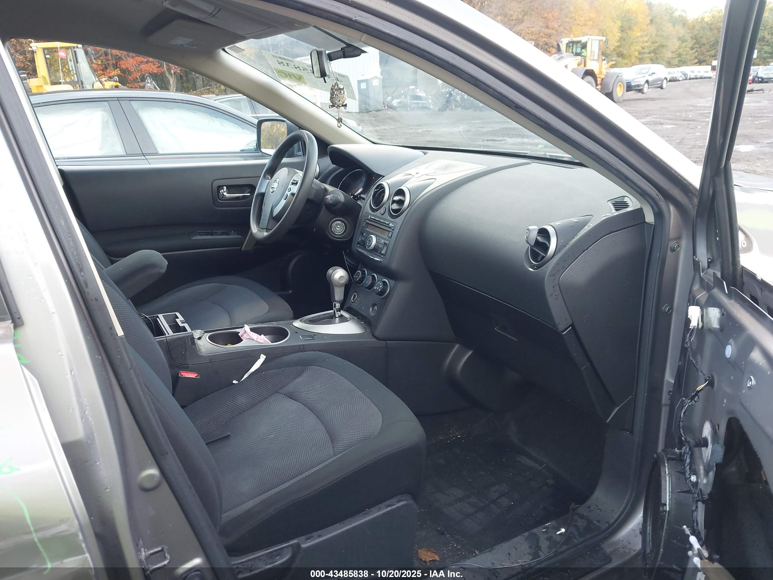 NISSAN ROGUE image 5