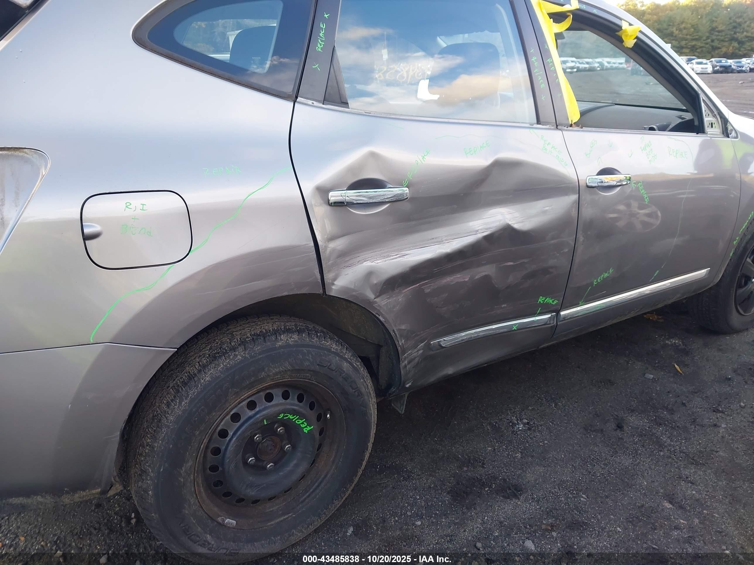 NISSAN ROGUE image 6