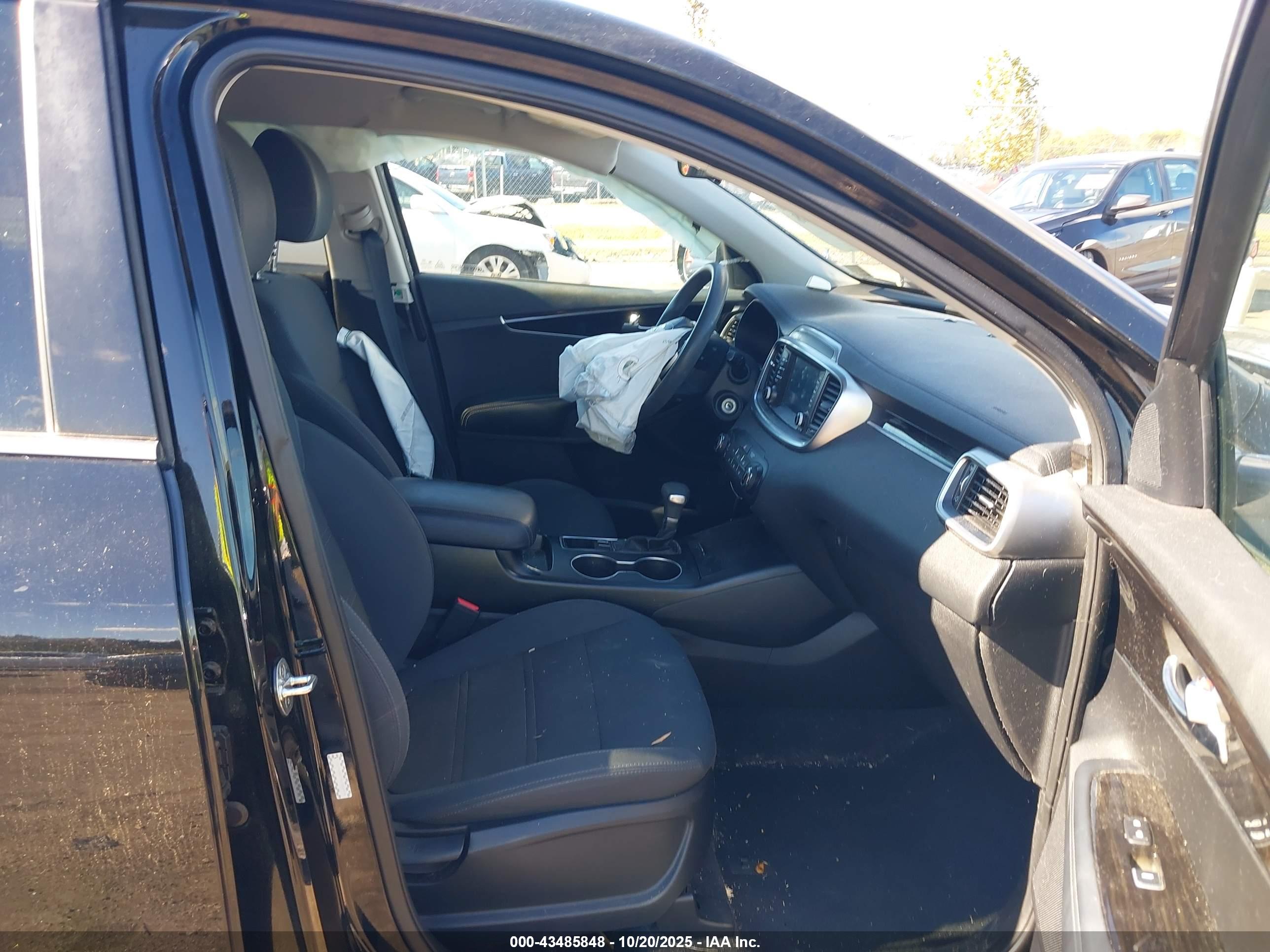 KIA SORENTO image 5
